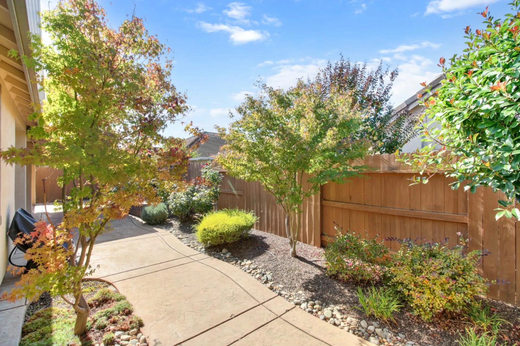 Property Slideshow image 41 of 64 | 9590 oakham way, Elk Grove, CA, 95757