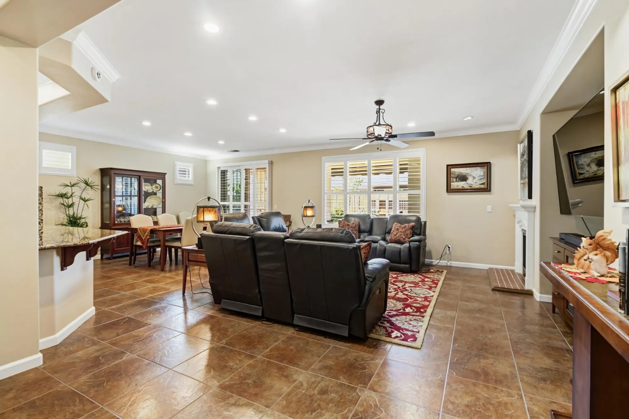 Property Slideshow image 25 of 64 | 9590 oakham way, Elk Grove, CA, 95757