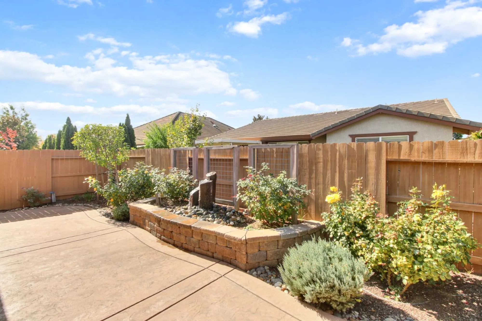 Property Slideshow image 40 of 64 | 9590 oakham way, Elk Grove, CA, 95757