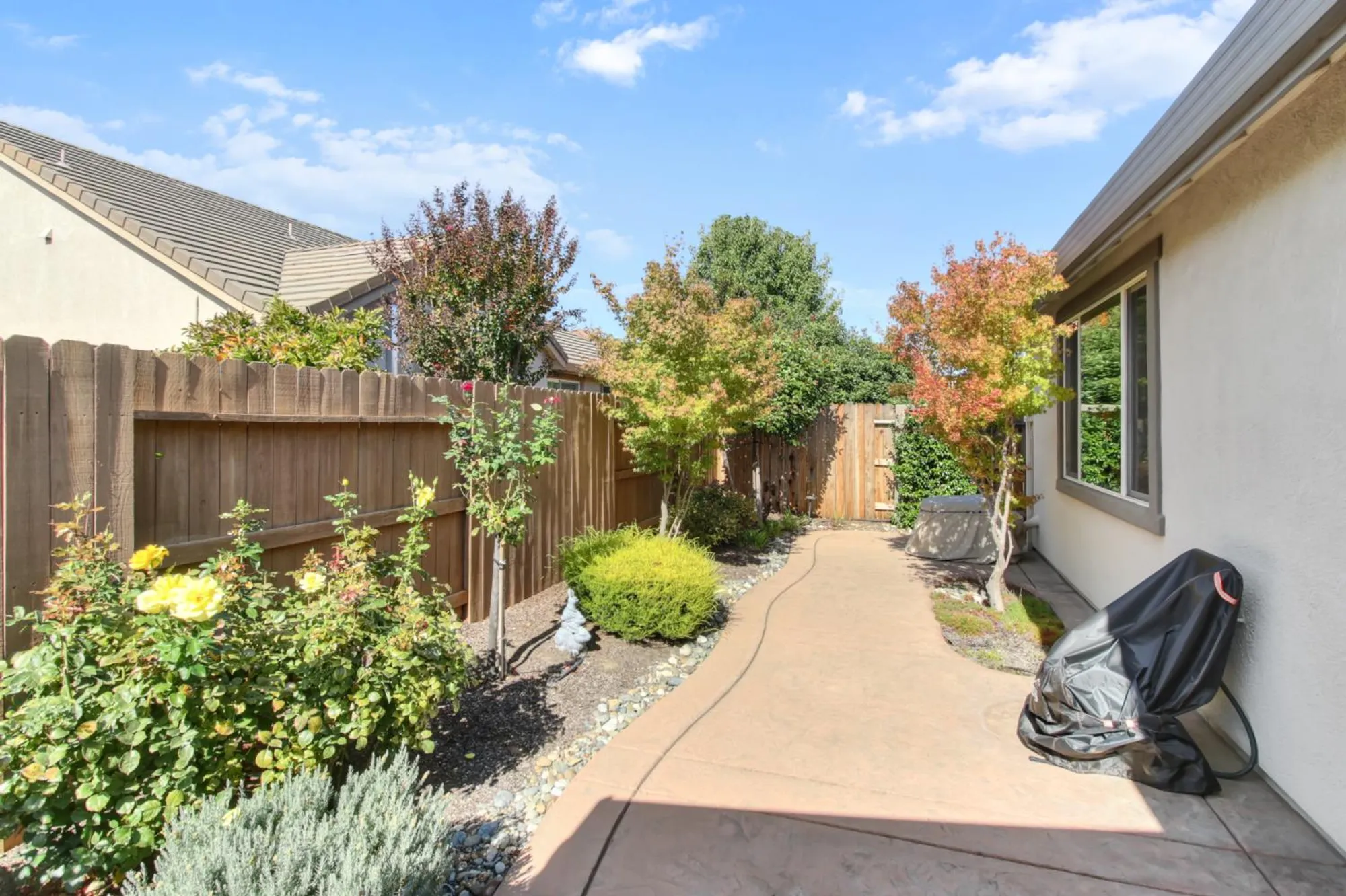 Property Slideshow image 47 of 64 | 9590 oakham way, Elk Grove, CA, 95757