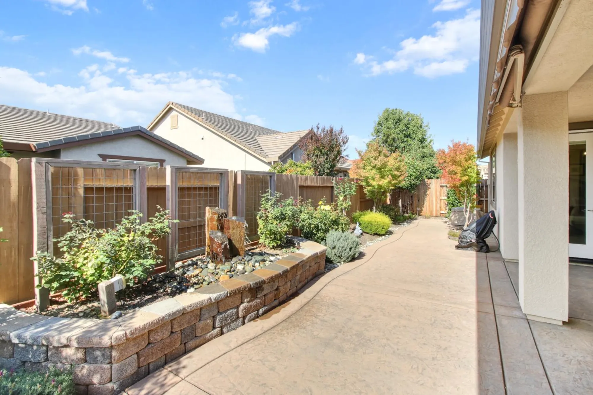 Property Slideshow image 43 of 64 | 9590 oakham way, Elk Grove, CA, 95757