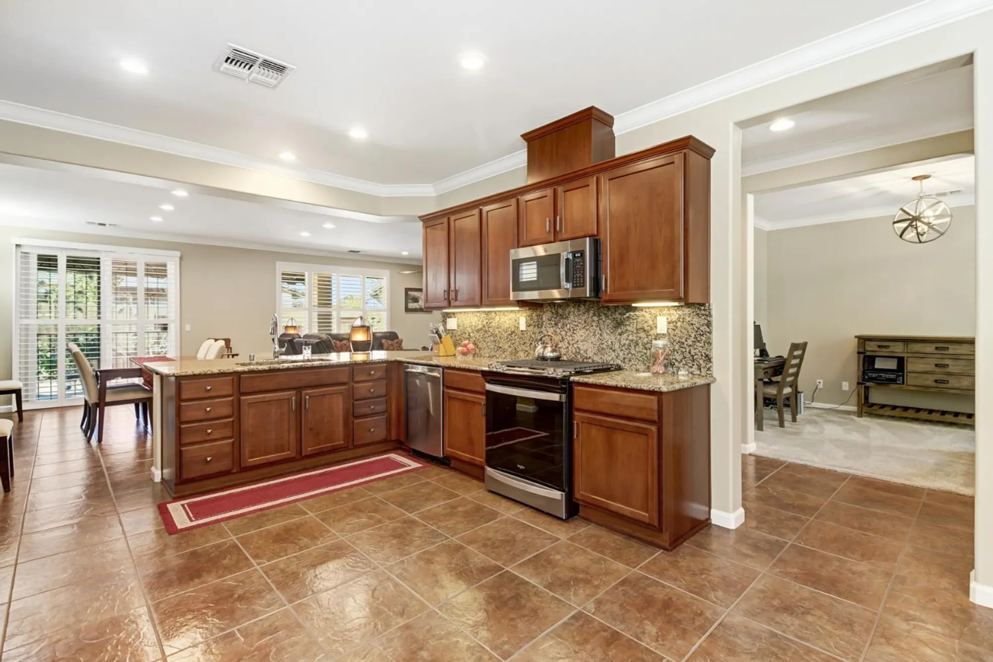 Property Slideshow image 11 of 64 | 9590 oakham way, Elk Grove, CA, 95757