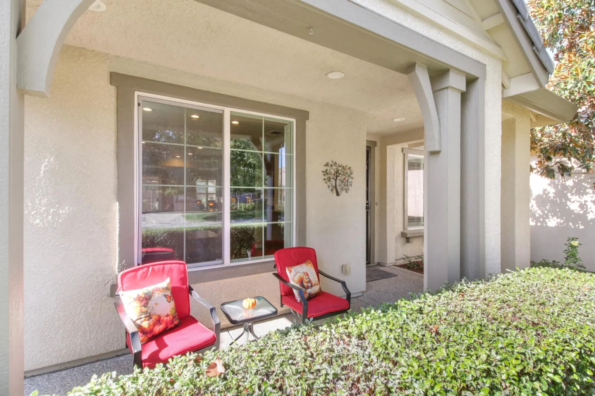 Property Slideshow image 3 of 64 | 9590 oakham way, Elk Grove, CA, 95757