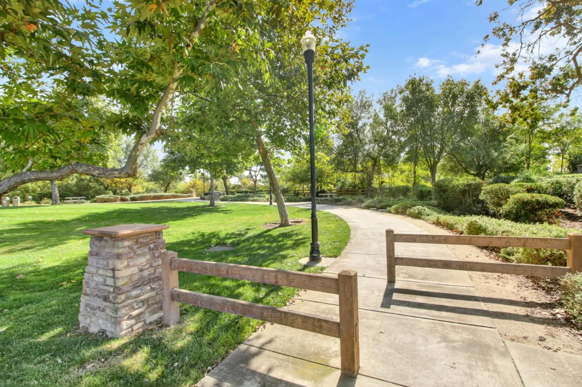 Property Slideshow image 52 of 64 | 9590 oakham way, Elk Grove, CA, 95757
