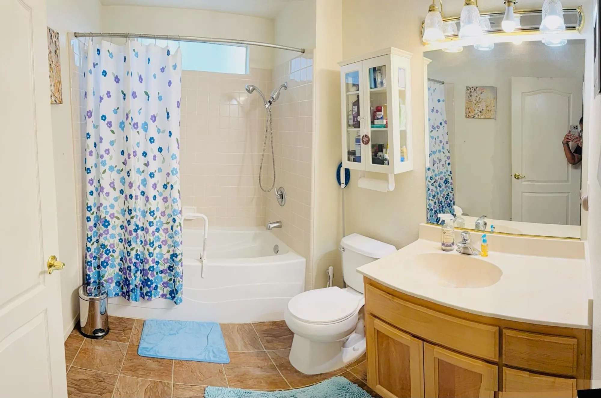 Property Slideshow image 12 of 15 | 606 village dr, Galt, CA, 95632