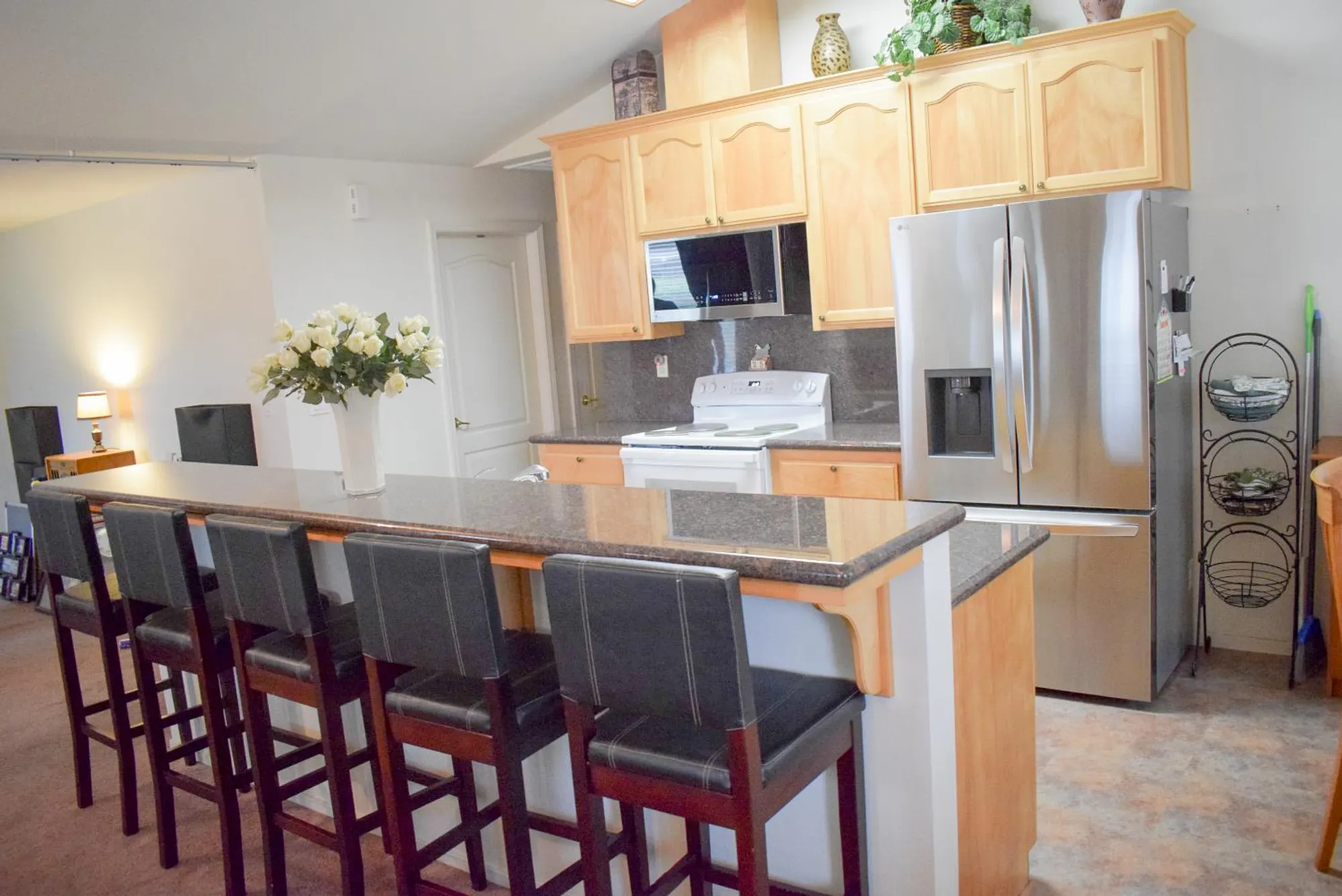 Property Slideshow image 7 of 15 | 606 village dr, Galt, CA, 95632