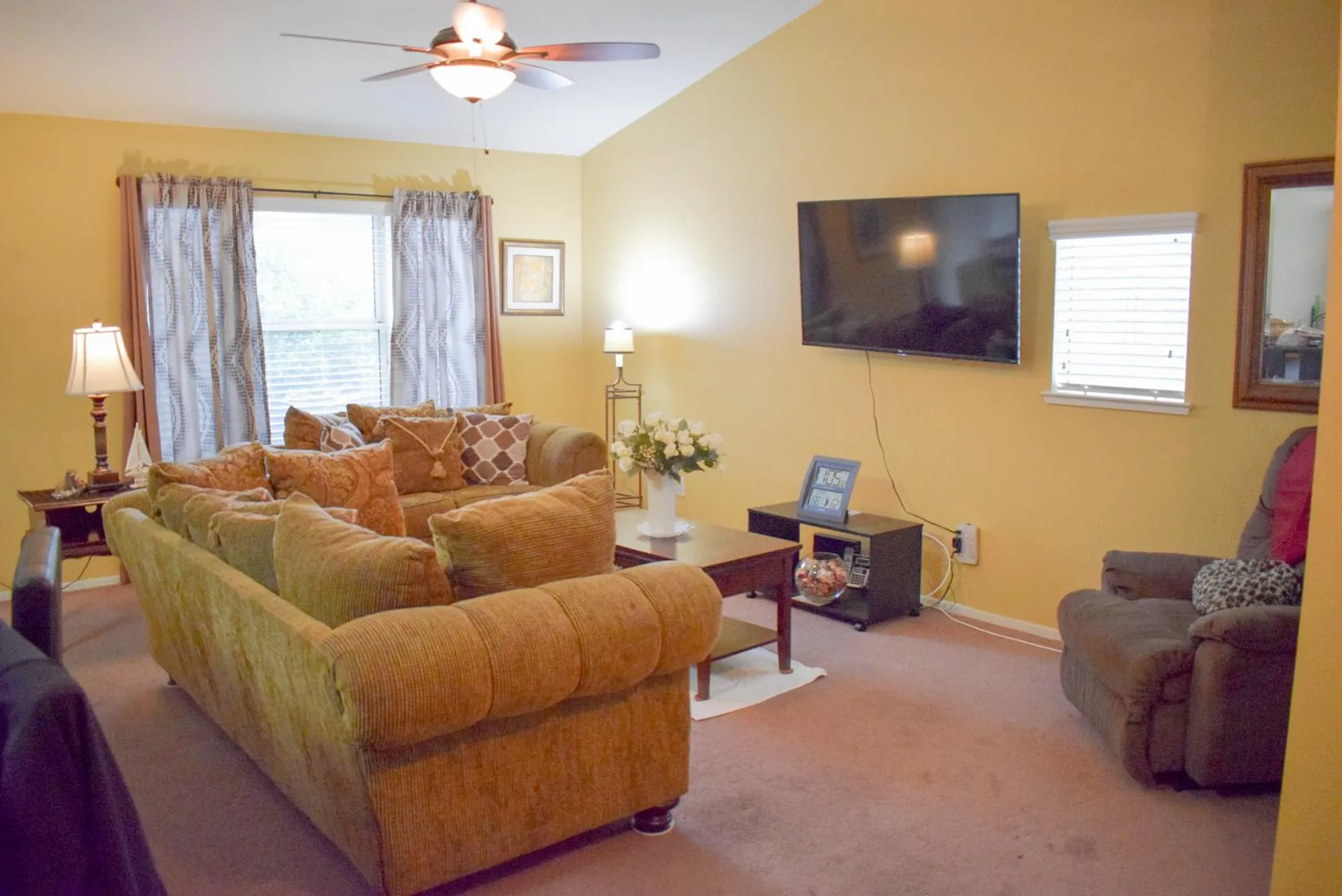 Property Slideshow image 3 of 15 | 606 village dr, Galt, CA, 95632