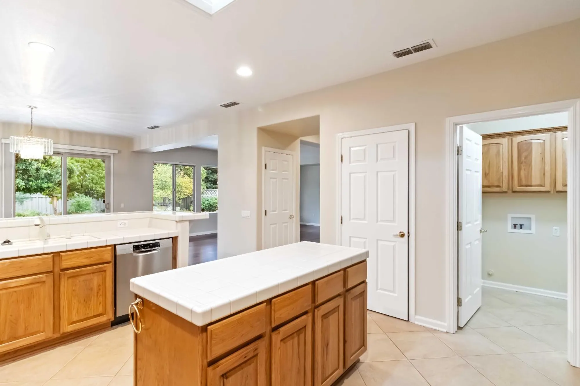 Property Slideshow image 12 of 26 | 1709 cottage rose ln, Lincoln, CA, 95648