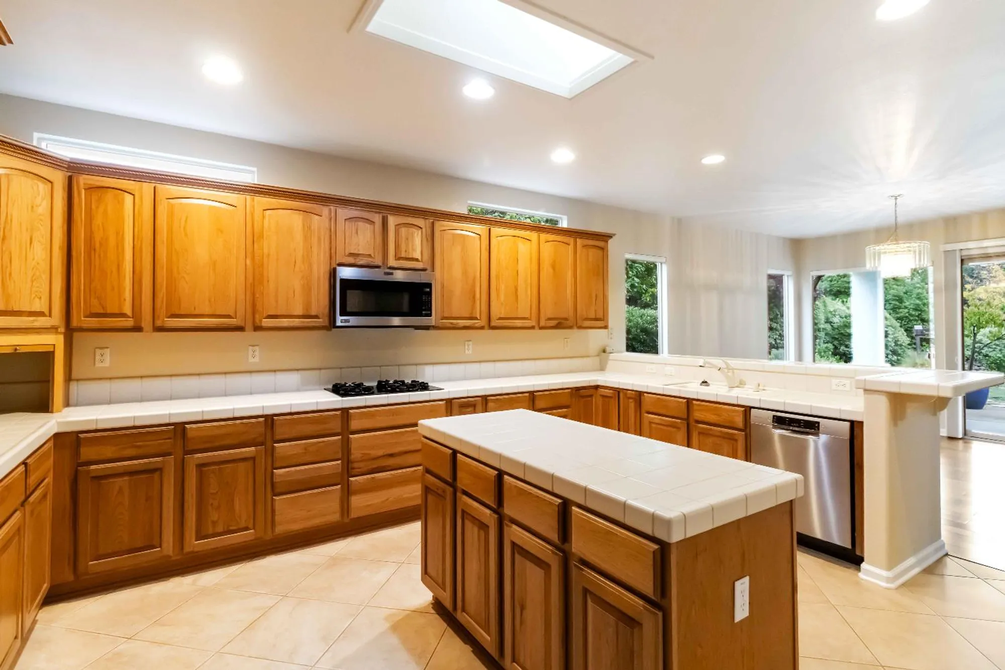 Property Slideshow image 11 of 26 | 1709 cottage rose ln, Lincoln, CA, 95648