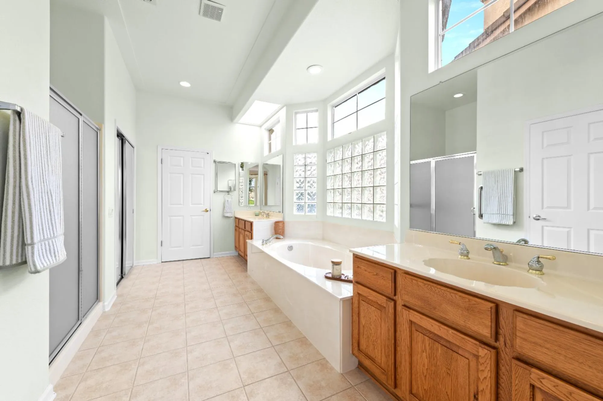 Property Slideshow image 32 of 42 | 7372 goose meadows way, Roseville, CA, 95747