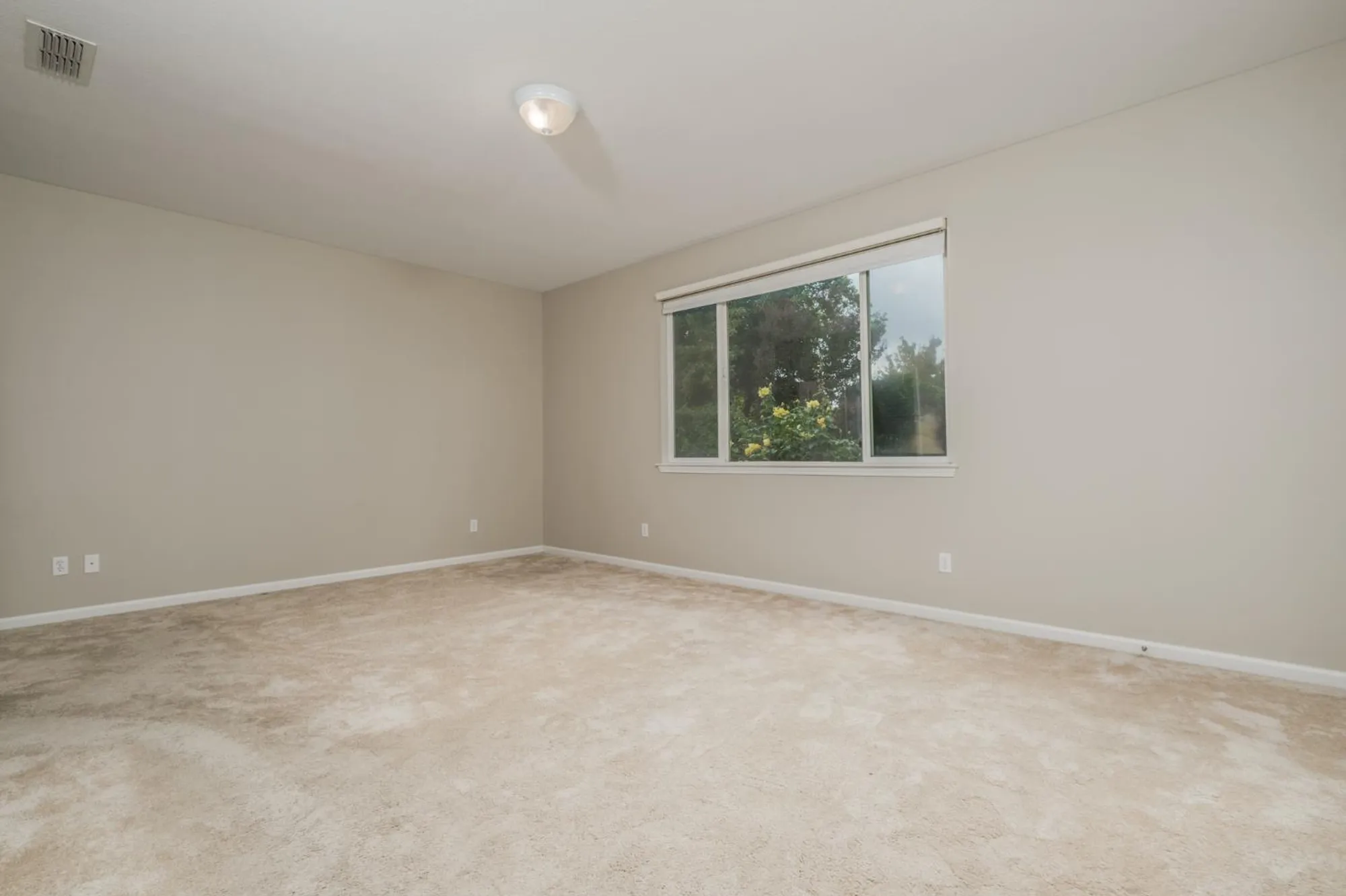 Property Slideshow image 37 of 67 | 9817 westminster way, Elk Grove, CA, 95757