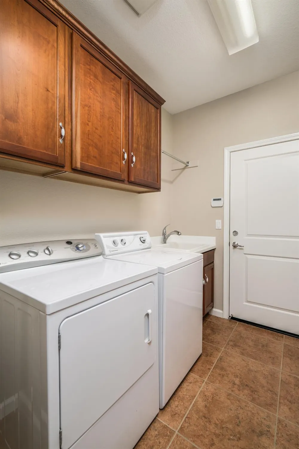 Property Slideshow image 30 of 67 | 9817 westminster way, Elk Grove, CA, 95757