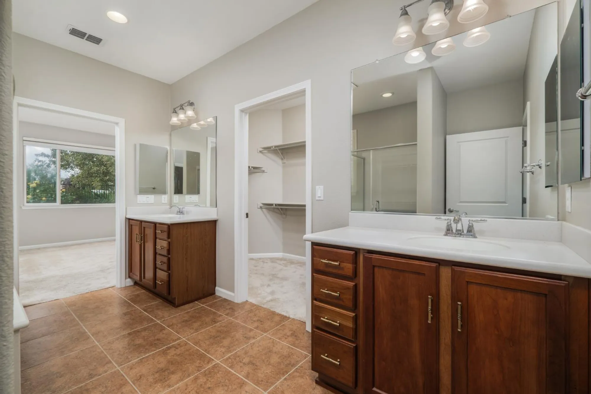 Property Slideshow image 44 of 67 | 9817 westminster way, Elk Grove, CA, 95757