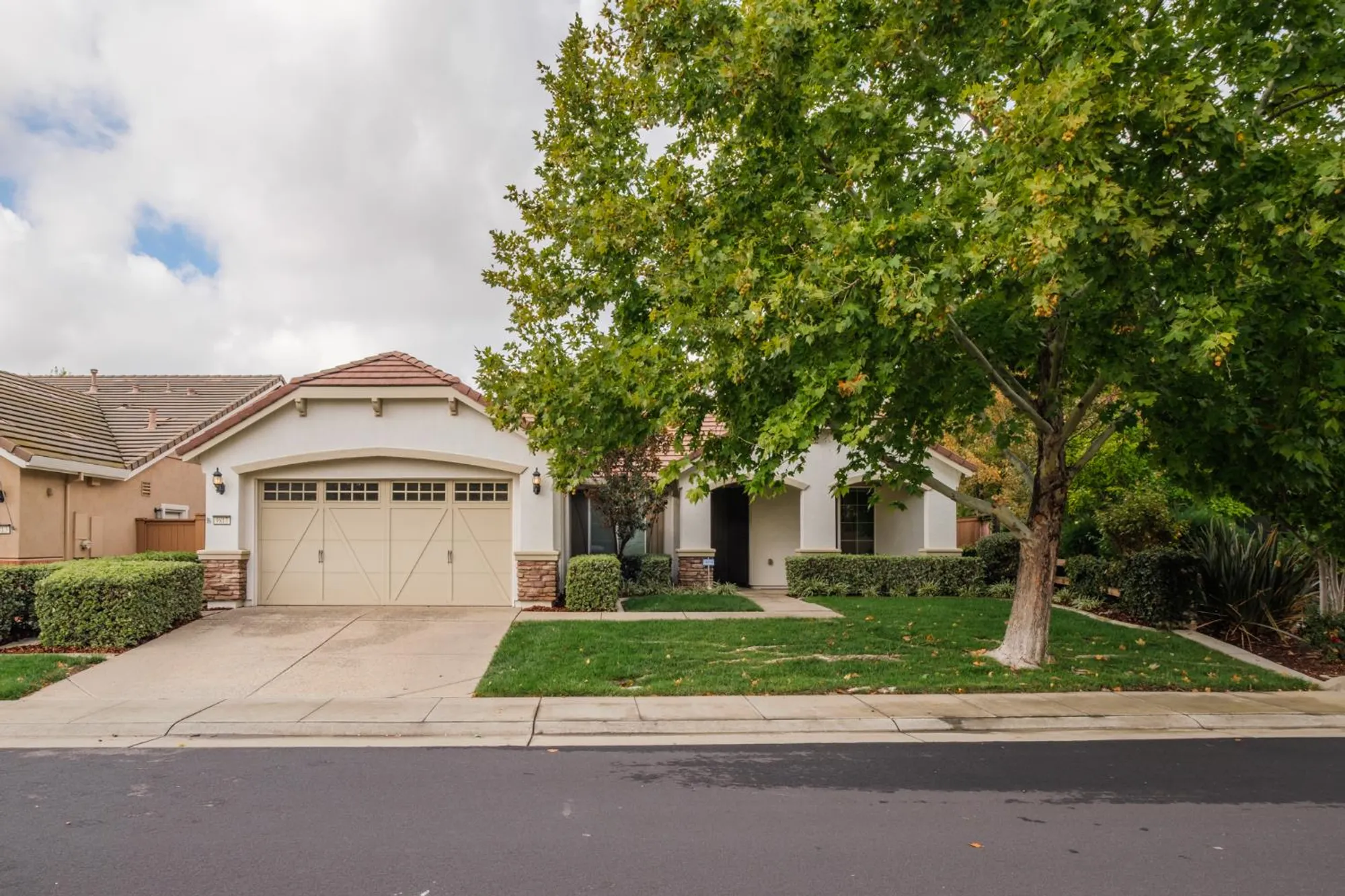 Property Slideshow image 1 of 67 | 9817 westminster way, Elk Grove, CA, 95757