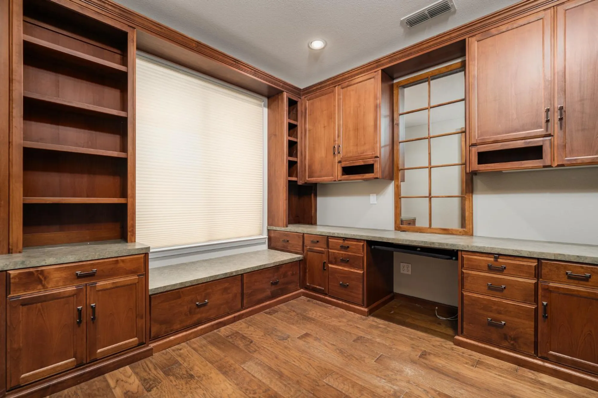 Property Slideshow image 10 of 67 | 9817 westminster way, Elk Grove, CA, 95757