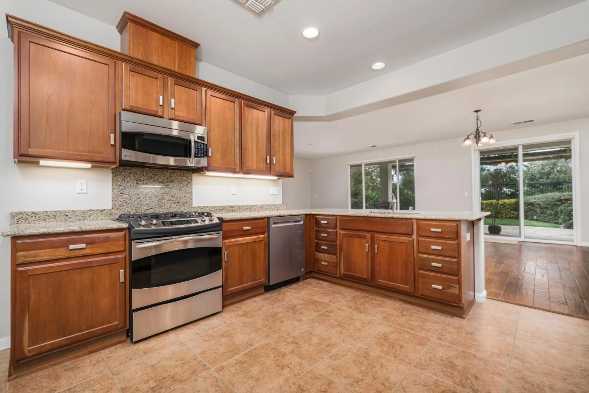 Property Slideshow image 24 of 67 | 9817 westminster way, Elk Grove, CA, 95757