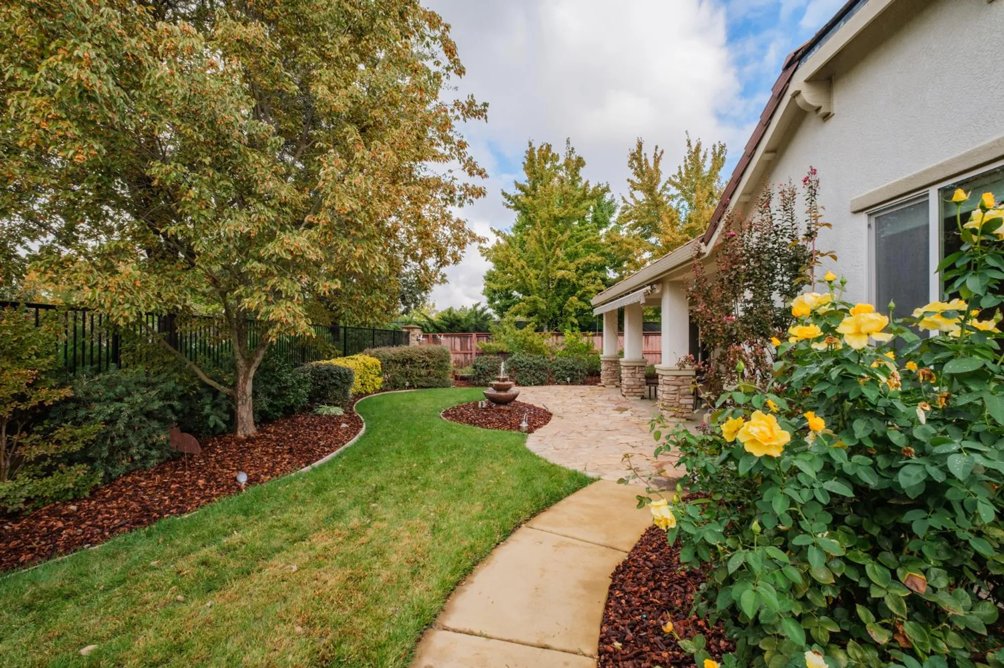 Property Slideshow image 53 of 67 | 9817 westminster way, Elk Grove, CA, 95757
