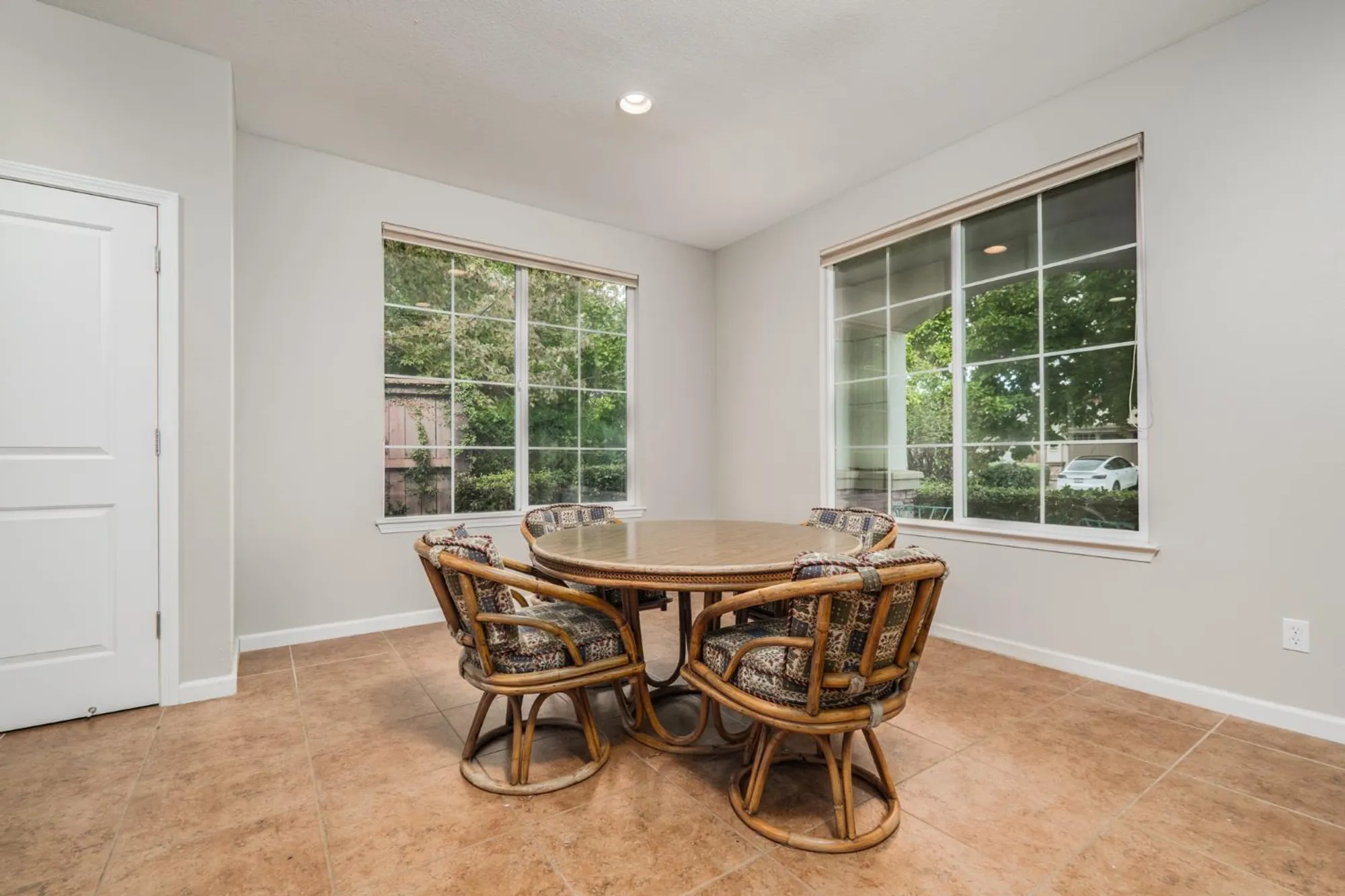 Property Slideshow image 28 of 67 | 9817 westminster way, Elk Grove, CA, 95757