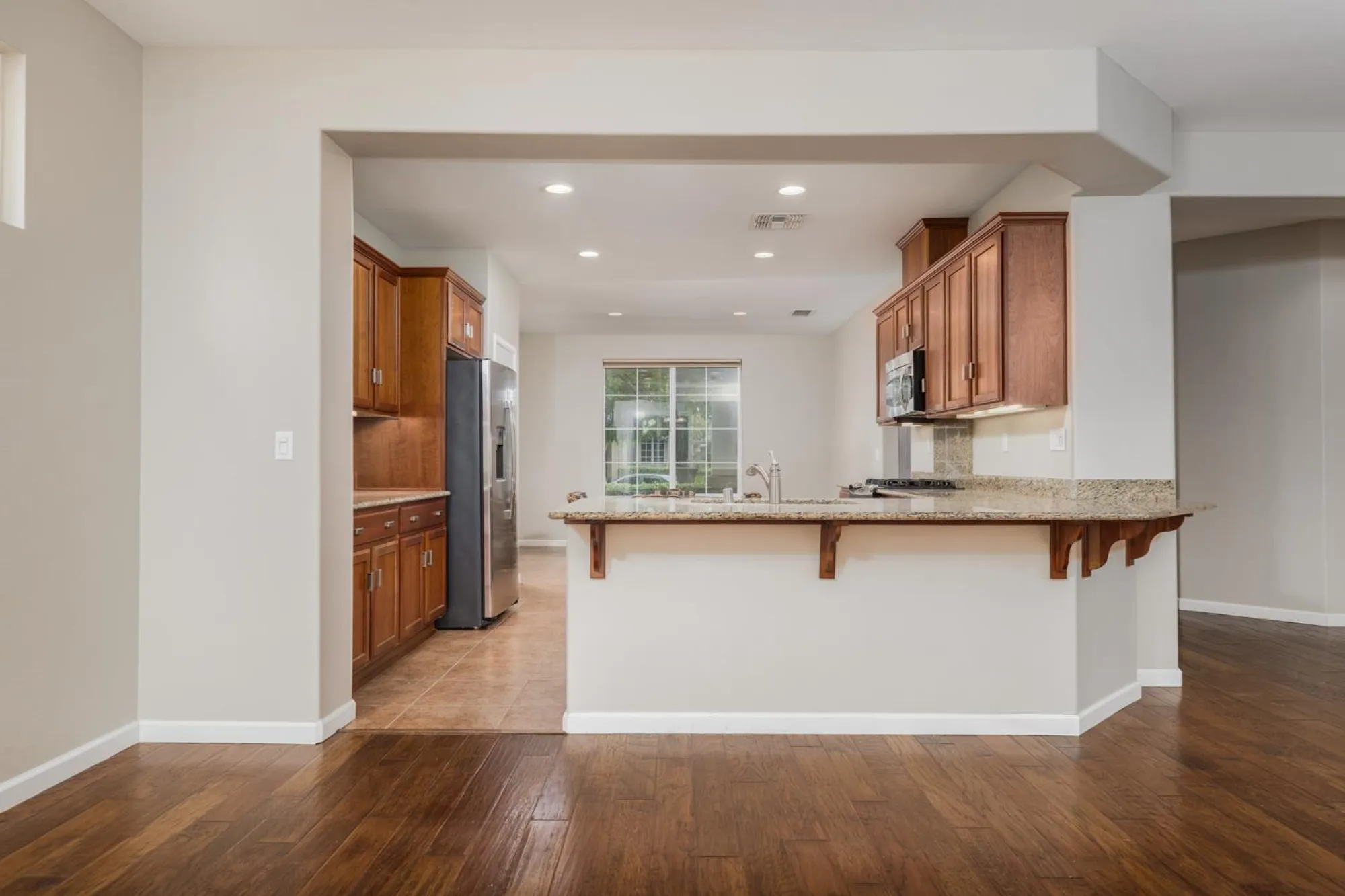 Property Slideshow image 22 of 67 | 9817 westminster way, Elk Grove, CA, 95757