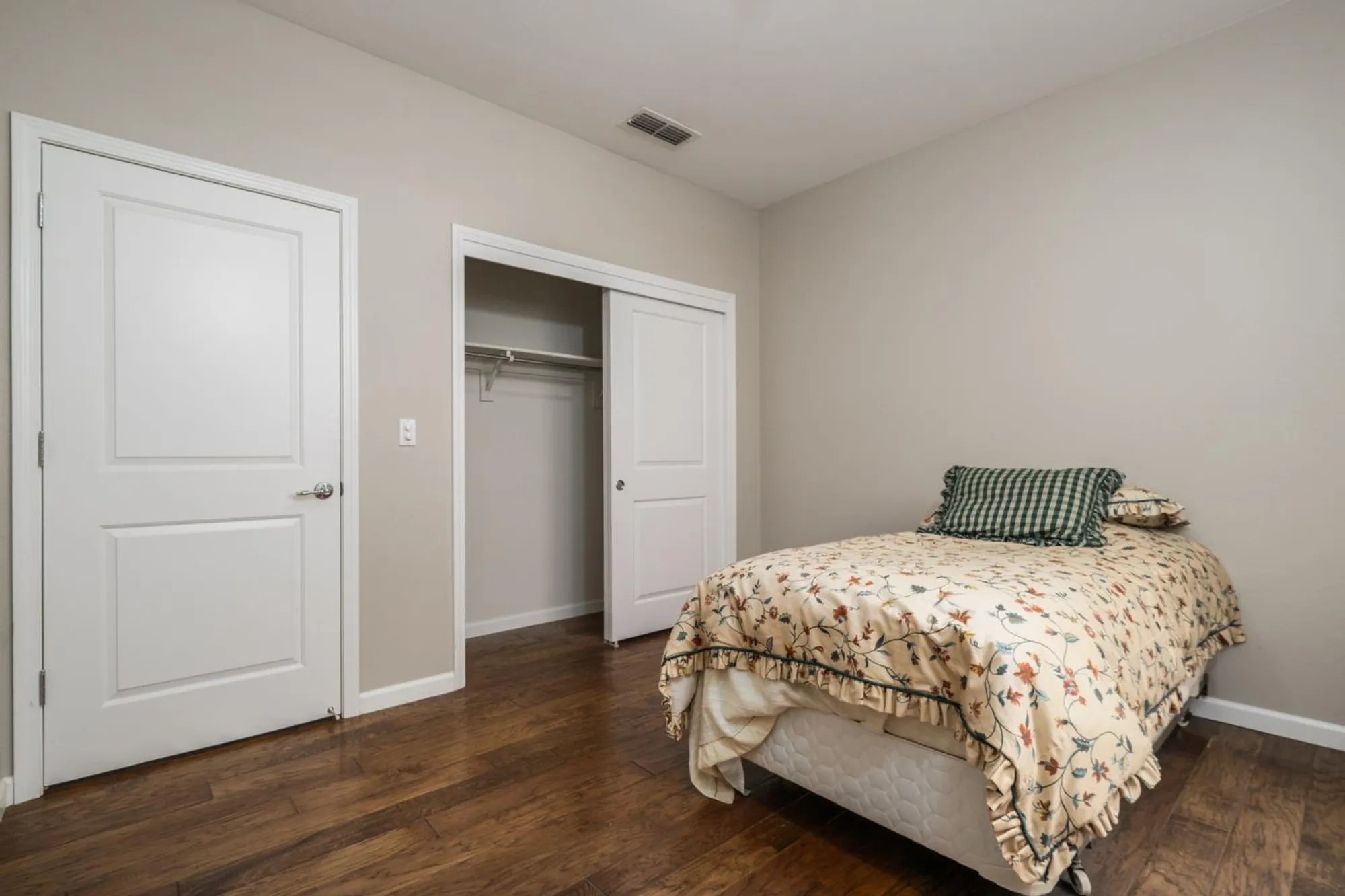 Property Slideshow image 32 of 67 | 9817 westminster way, Elk Grove, CA, 95757