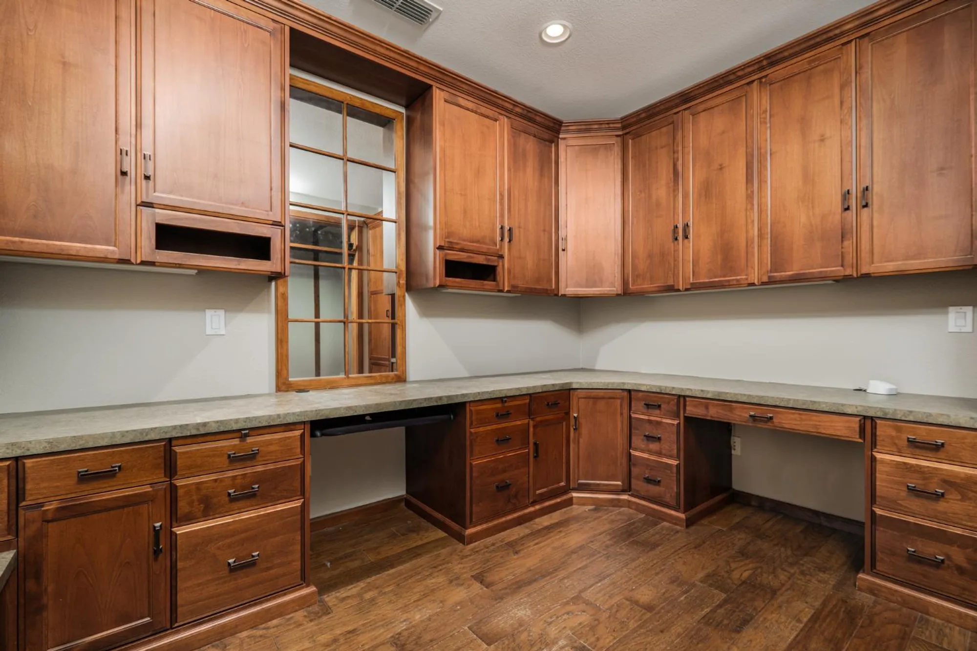 Property Slideshow image 11 of 67 | 9817 westminster way, Elk Grove, CA, 95757