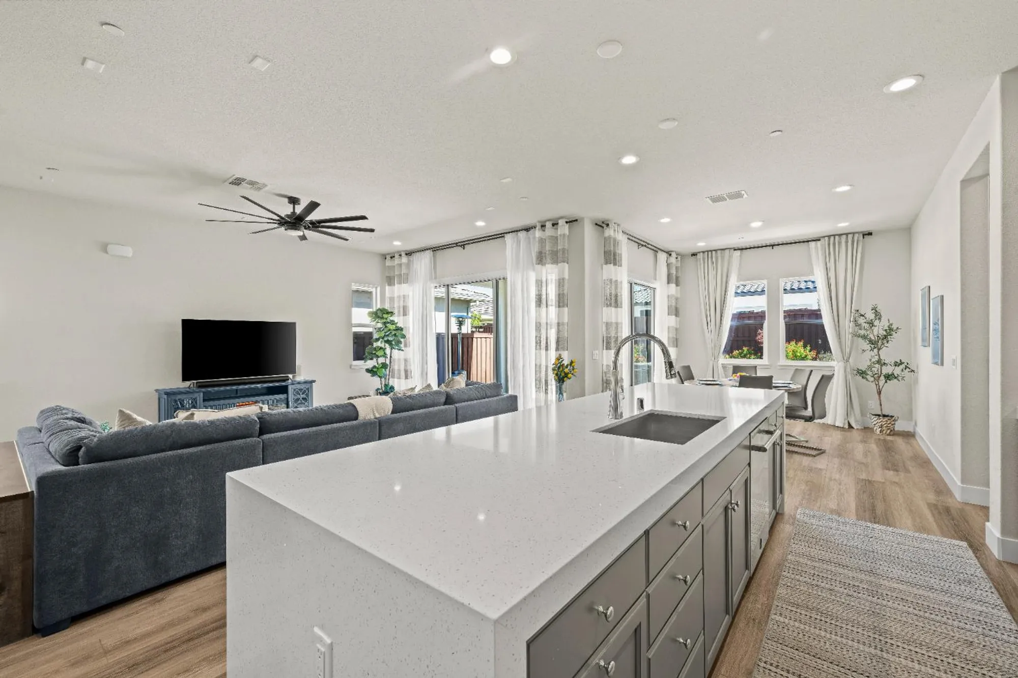 Property Slideshow image 19 of 56 | 3524 deer park dr, Folsom, CA, 95630