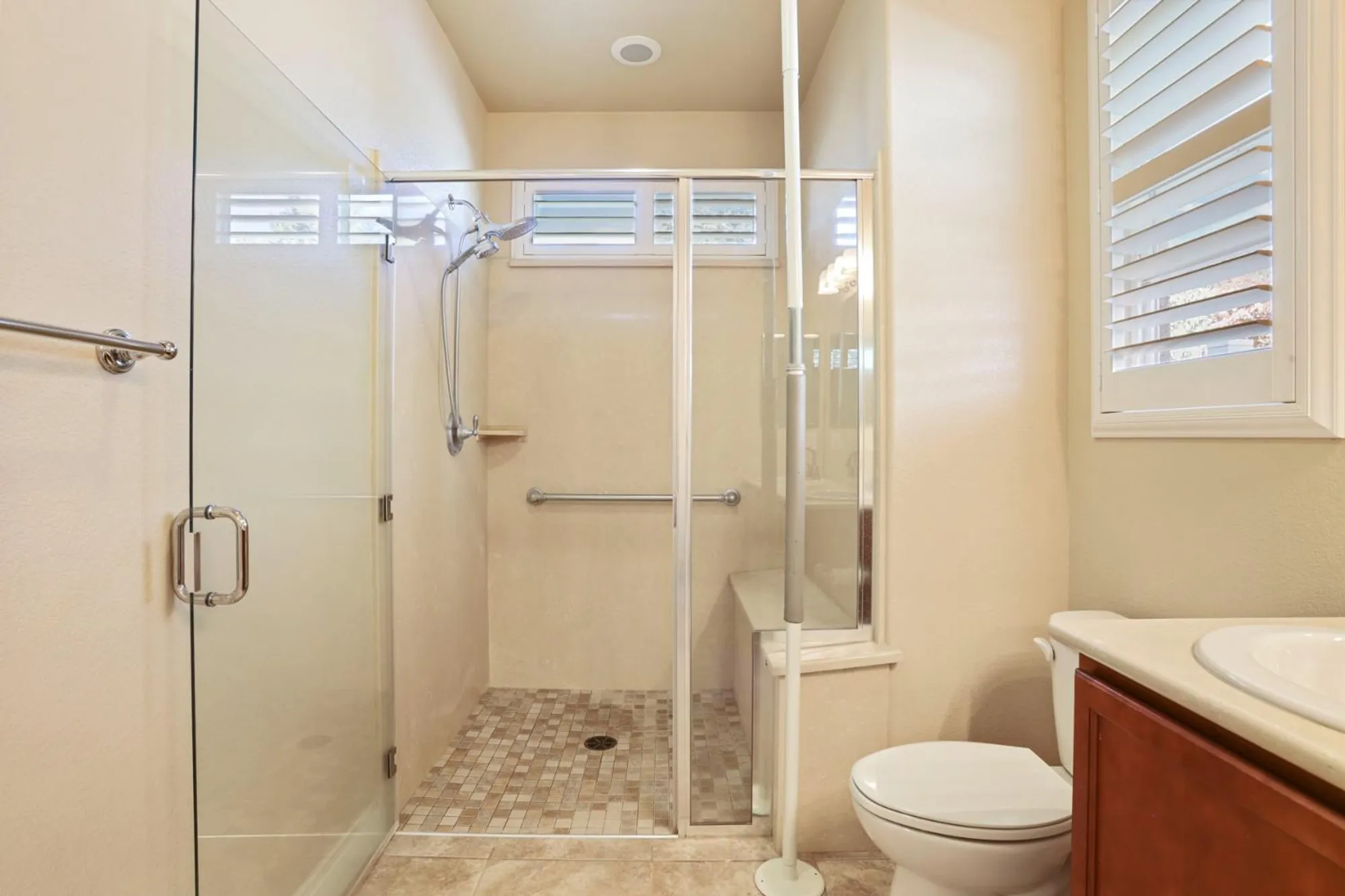 Property Slideshow image 23 of 52 | 1995 shady oak st, Manteca, CA, 95336
