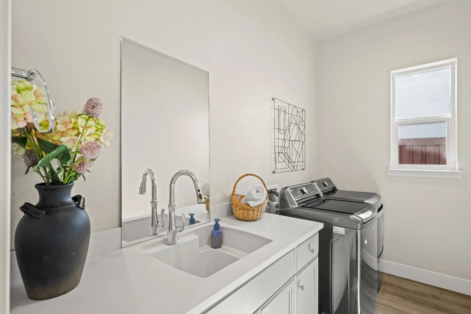 Property Slideshow image 23 of 56 | 3524 deer park dr, Folsom, CA, 95630