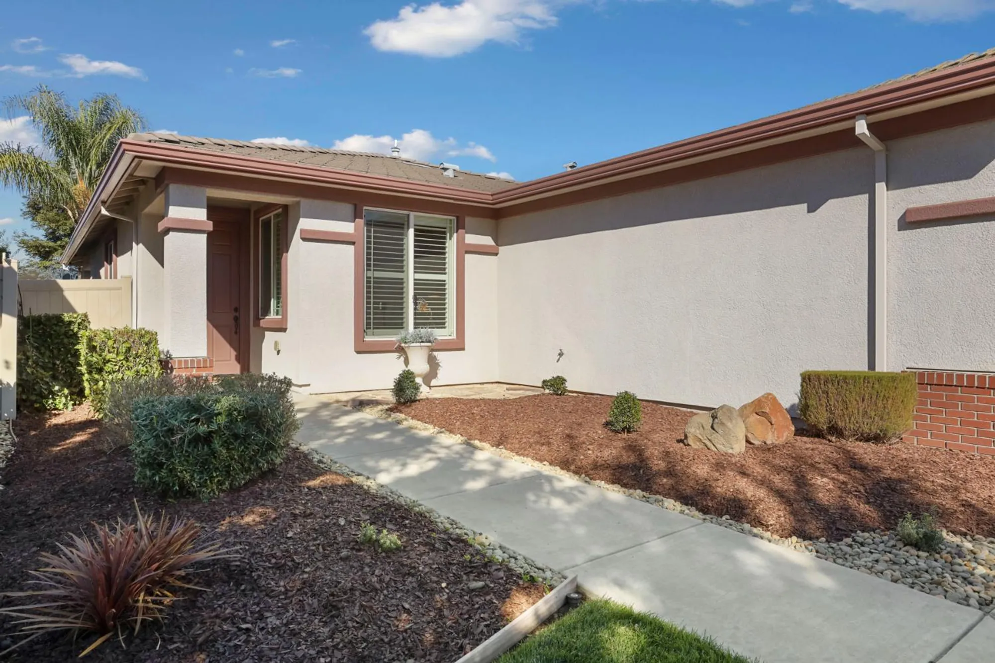 Property Slideshow image 3 of 52 | 1995 shady oak st, Manteca, CA, 95336