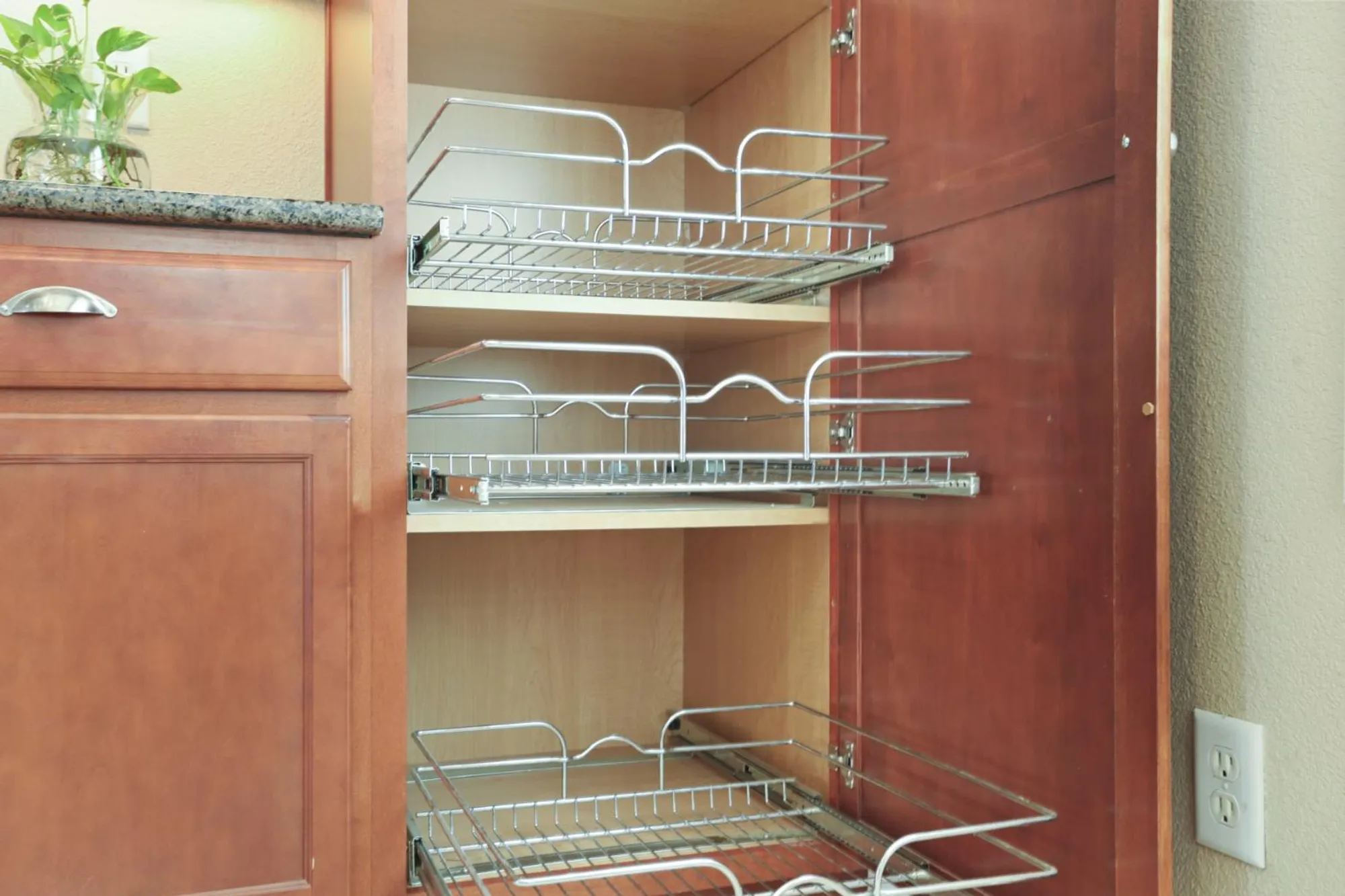 Property Slideshow image 13 of 52 | 1995 shady oak st, Manteca, CA, 95336