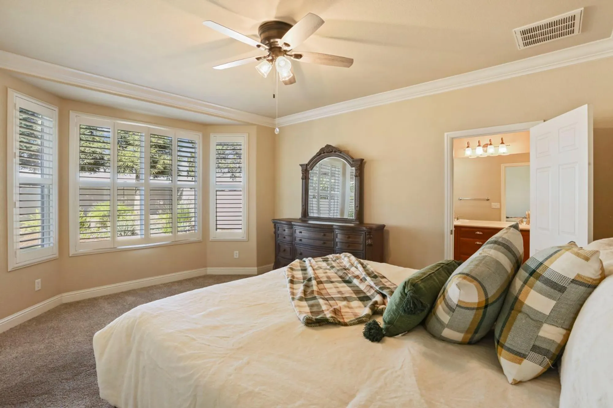 Property Slideshow image 20 of 52 | 1995 shady oak st, Manteca, CA, 95336