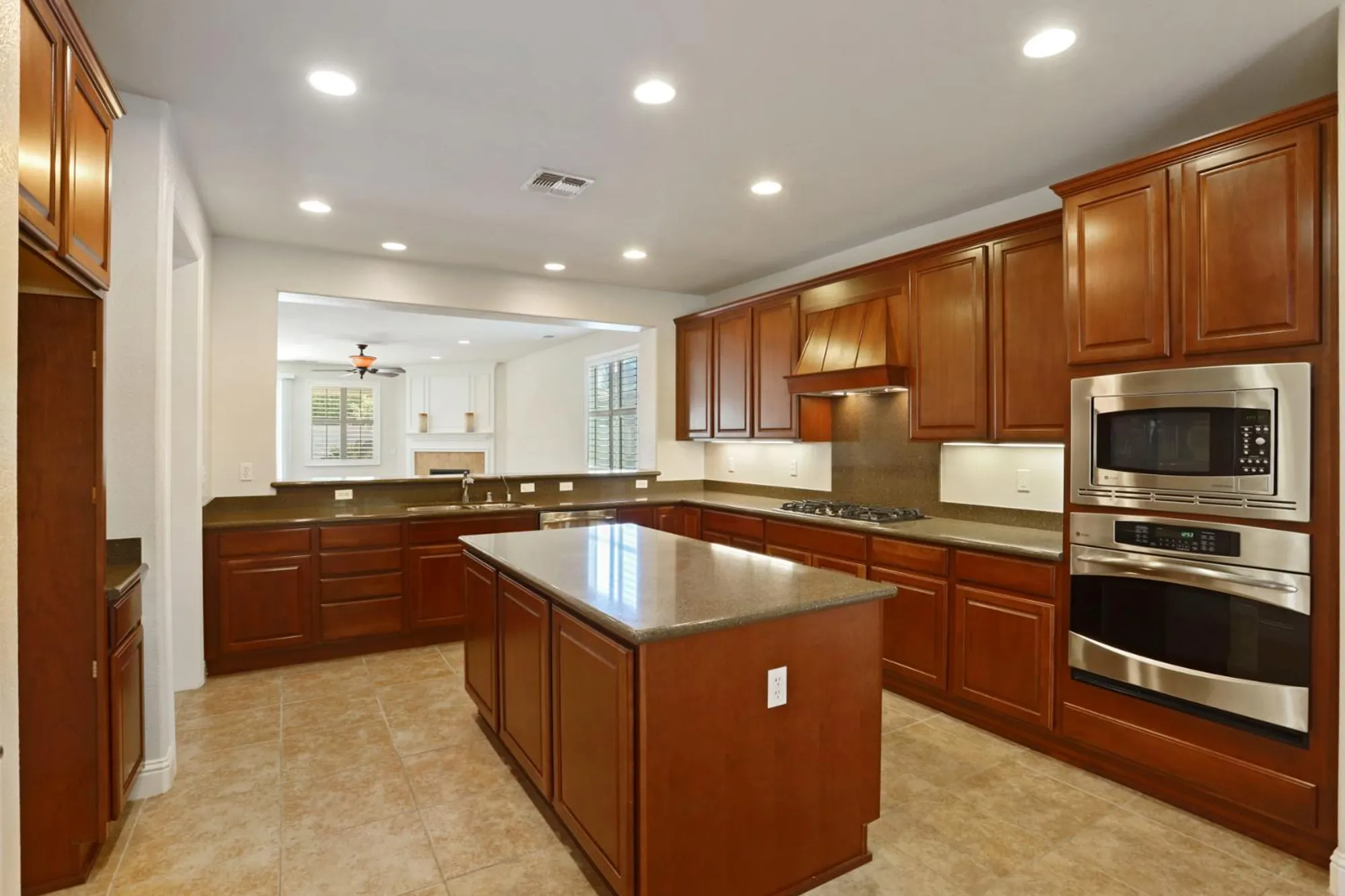 Property Slideshow image 9 of 38 | 2224 bellchase dr, Manteca, CA, 95336