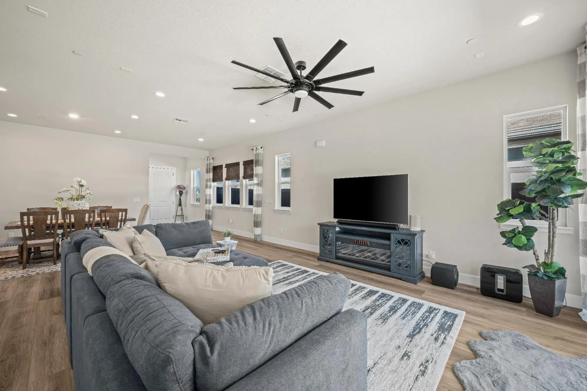 Property Slideshow image 9 of 56 | 3524 deer park dr, Folsom, CA, 95630