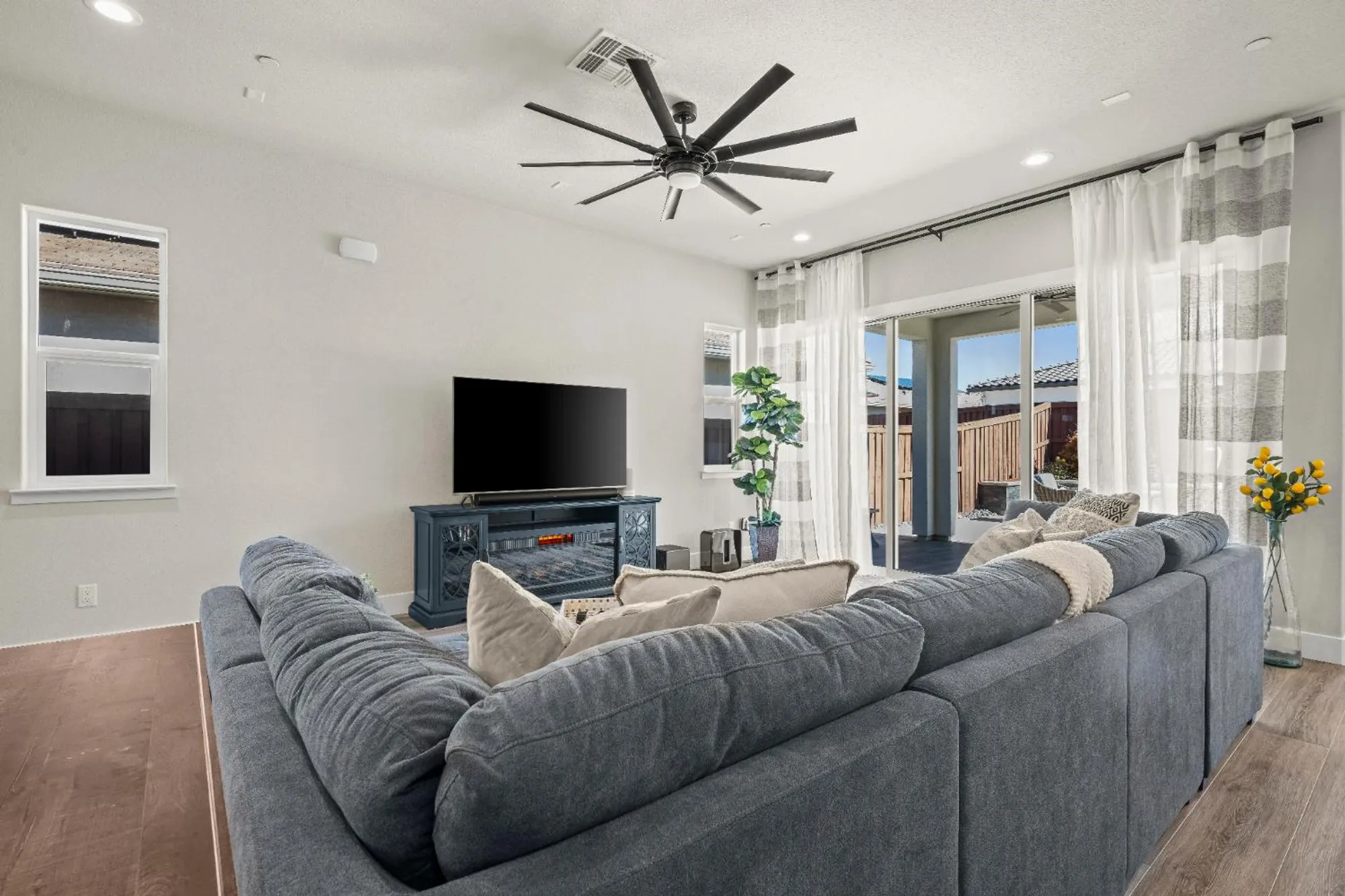 Property Slideshow image 8 of 56 | 3524 deer park dr, Folsom, CA, 95630