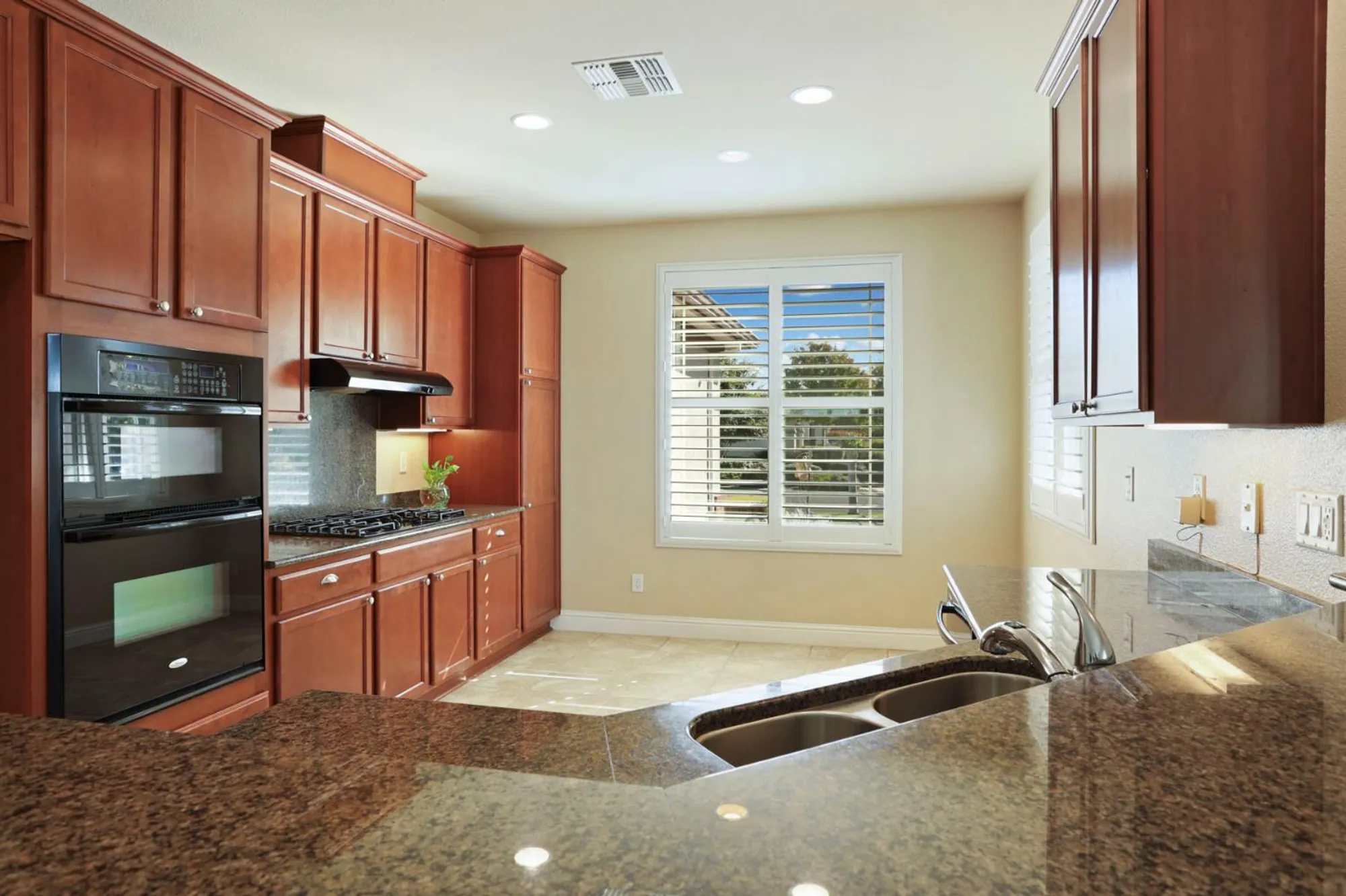 Property Slideshow image 7 of 52 | 1995 shady oak st, Manteca, CA, 95336