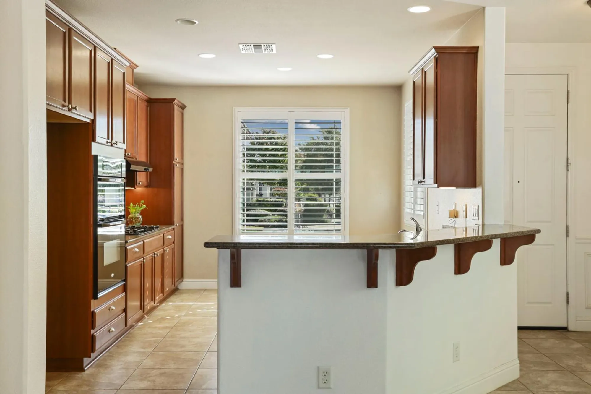 Property Slideshow image 14 of 52 | 1995 shady oak st, Manteca, CA, 95336