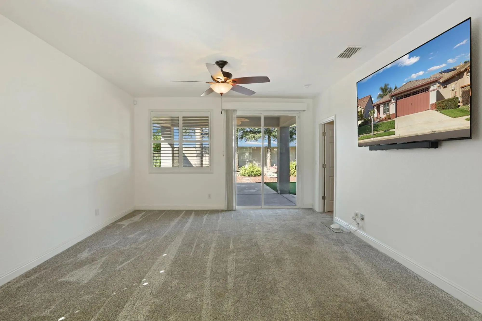 Property Slideshow image 17 of 52 | 1995 shady oak st, Manteca, CA, 95336
