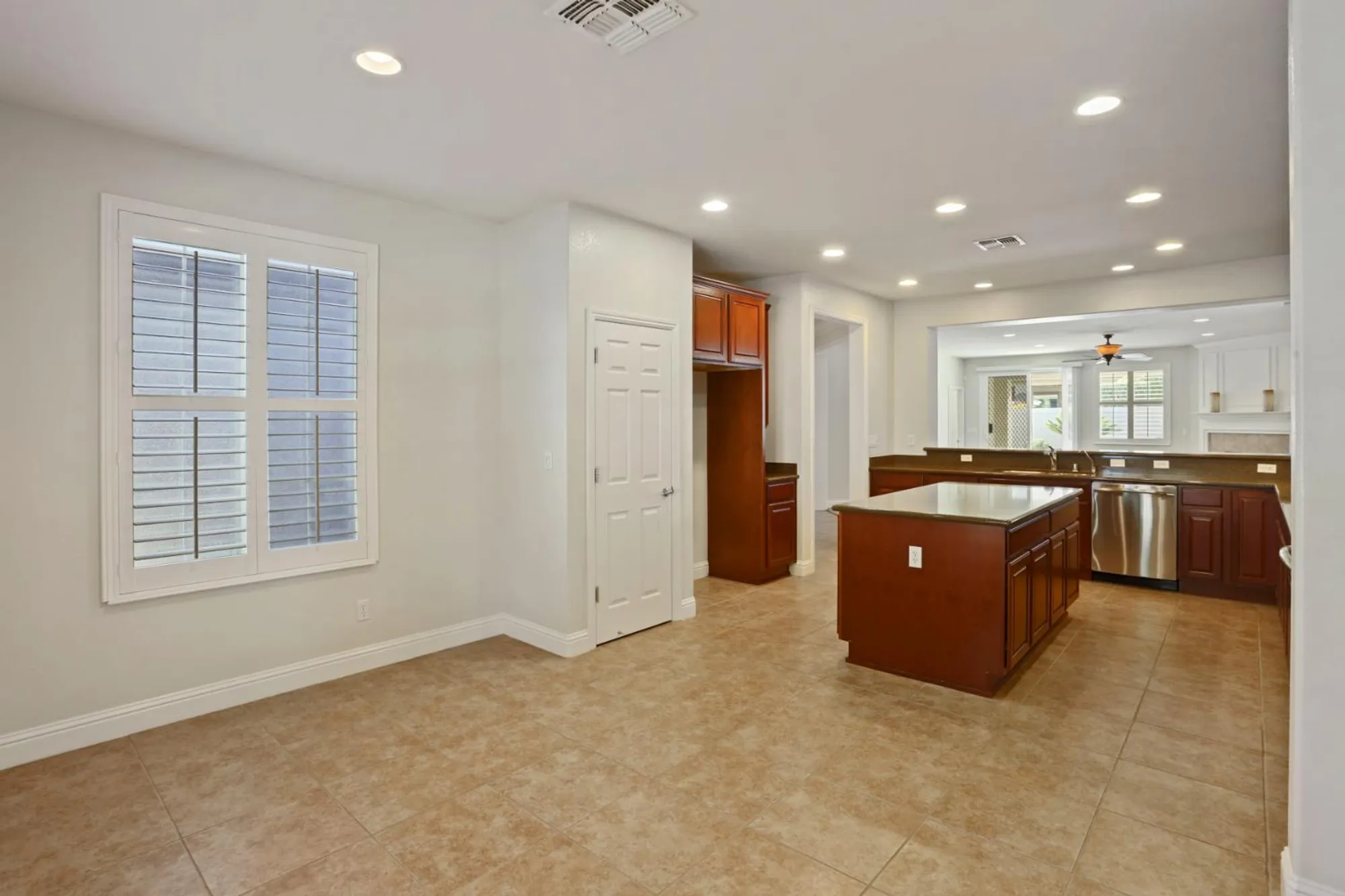 Property Slideshow image 11 of 38 | 2224 bellchase dr, Manteca, CA, 95336