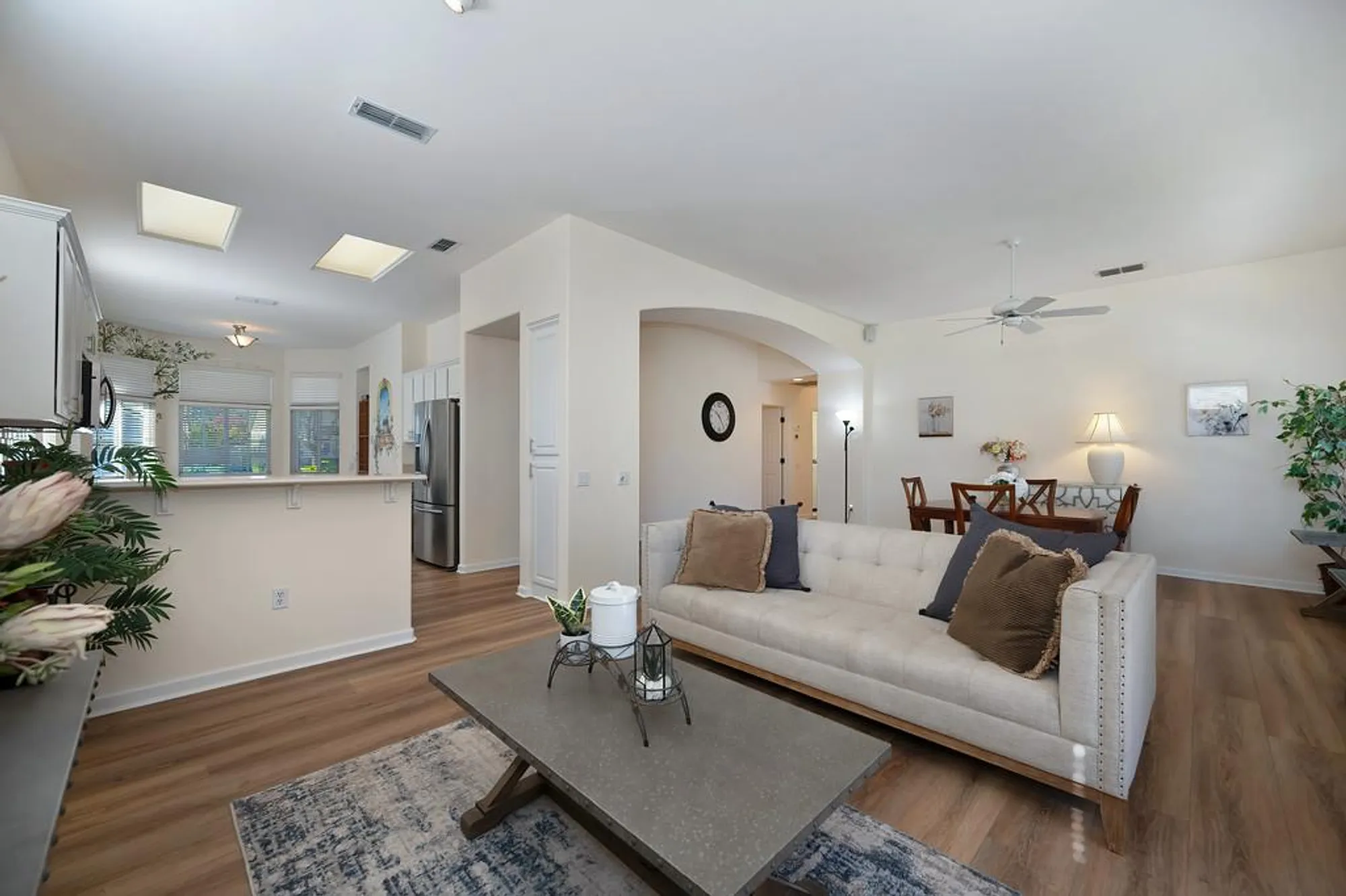 Property Slideshow image 16 of 46 | 5748 sandlewood way, Roseville, CA, 95747