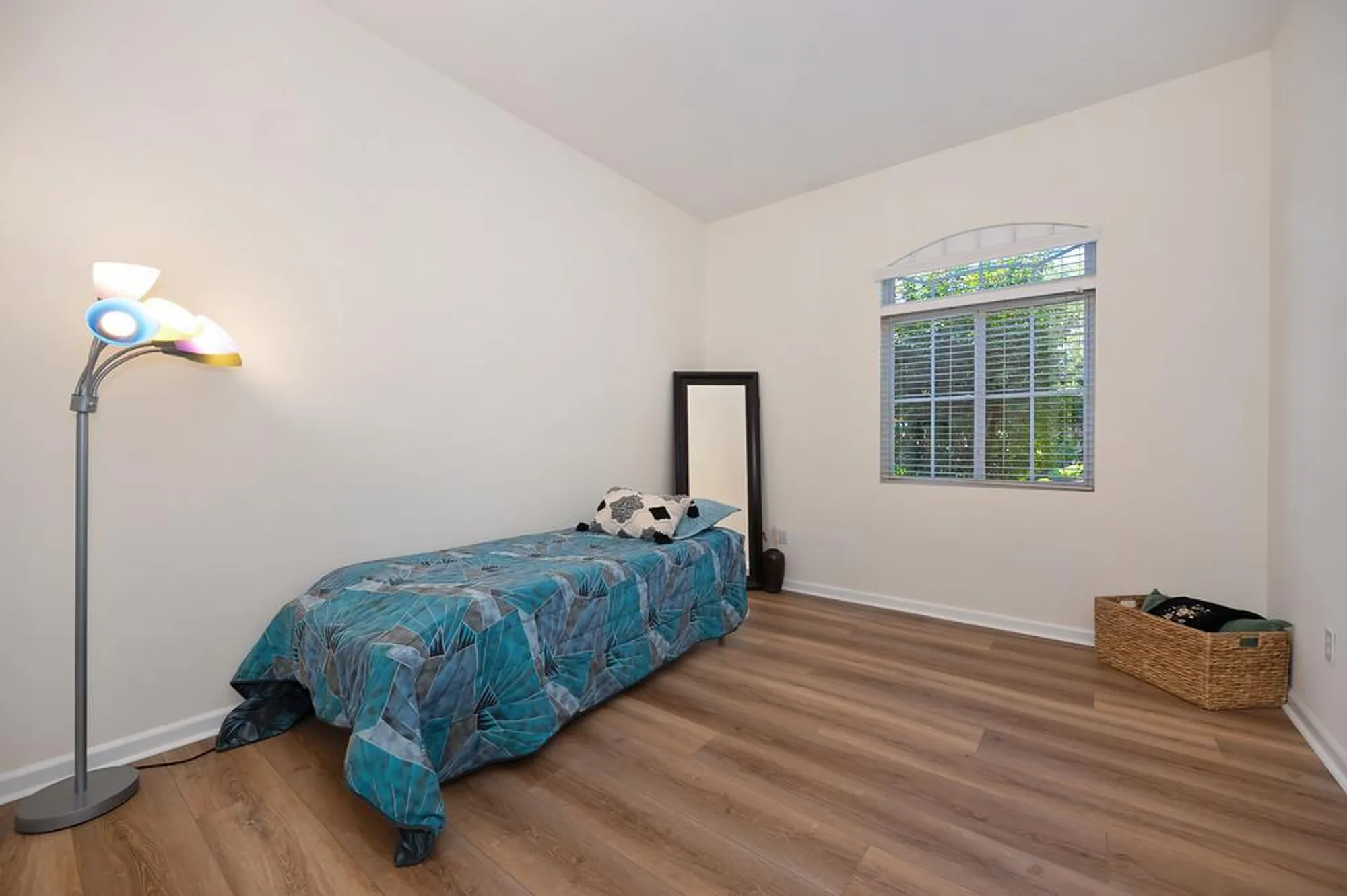 Property Slideshow image 34 of 46 | 5748 sandlewood way, Roseville, CA, 95747