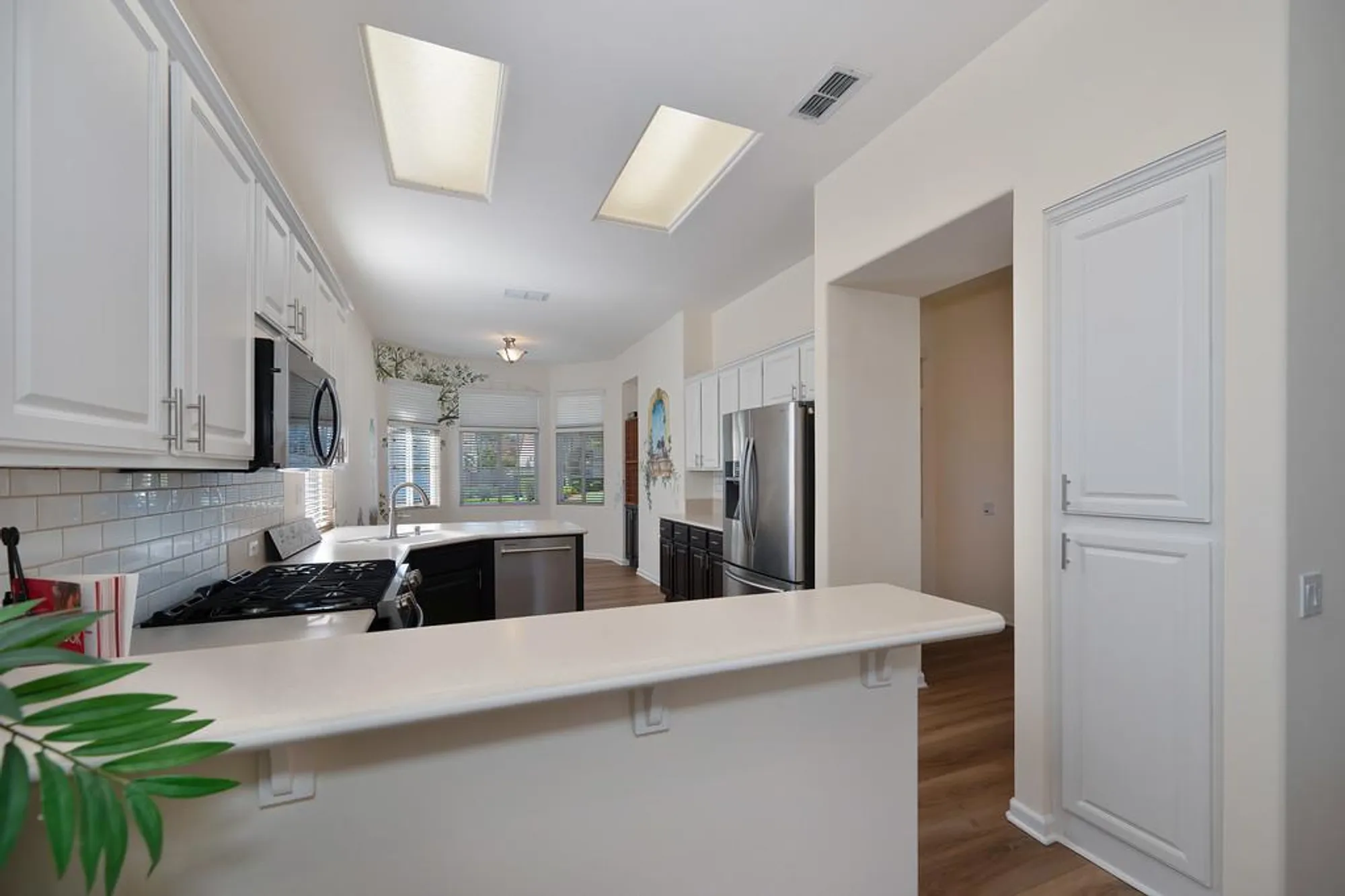 Property Slideshow image 18 of 46 | 5748 sandlewood way, Roseville, CA, 95747