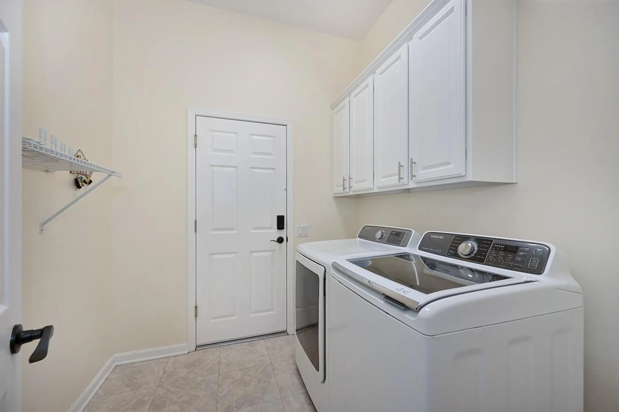 Property Slideshow image 37 of 46 | 5748 sandlewood way, Roseville, CA, 95747