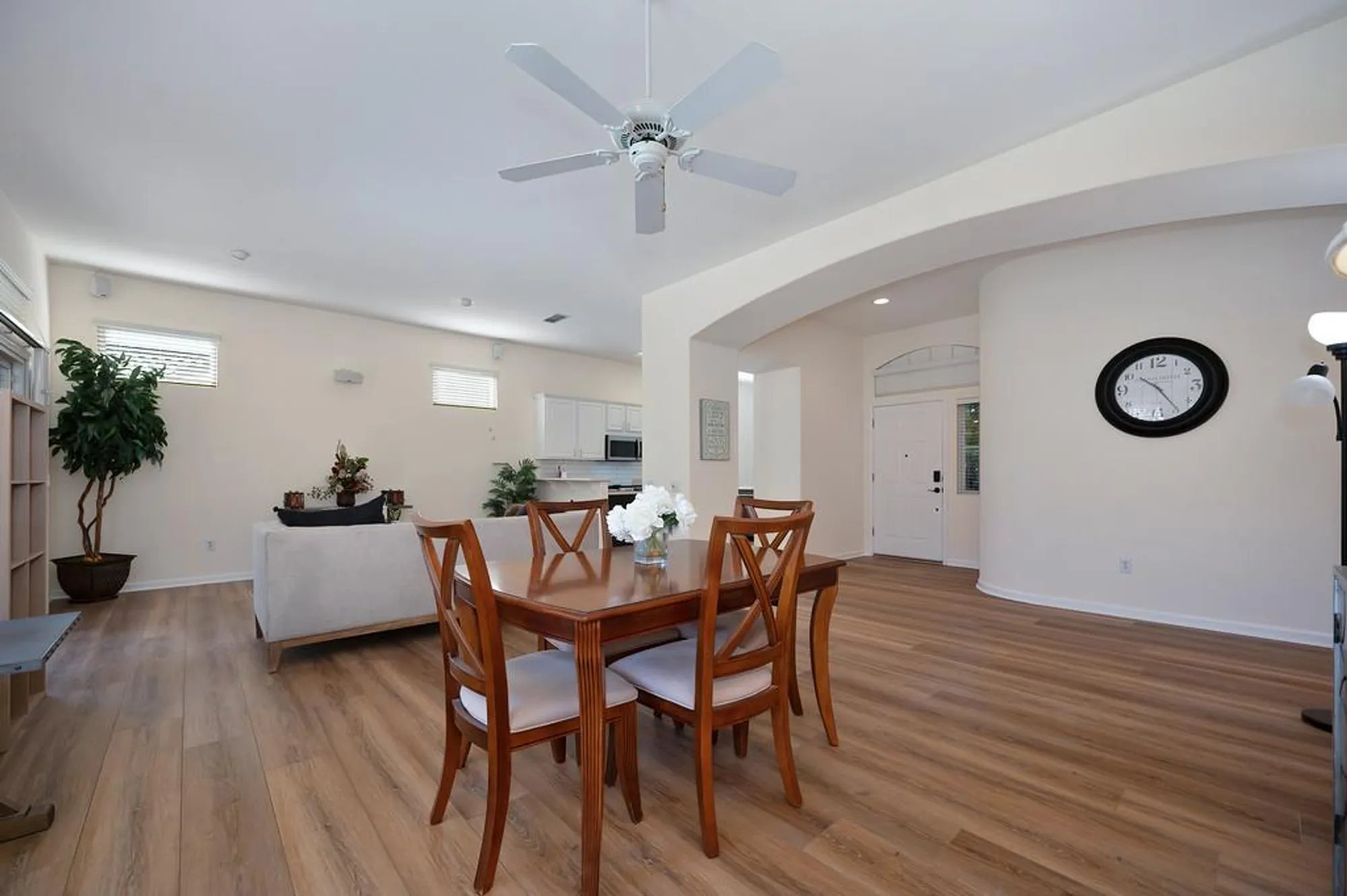 Property Slideshow image 13 of 46 | 5748 sandlewood way, Roseville, CA, 95747