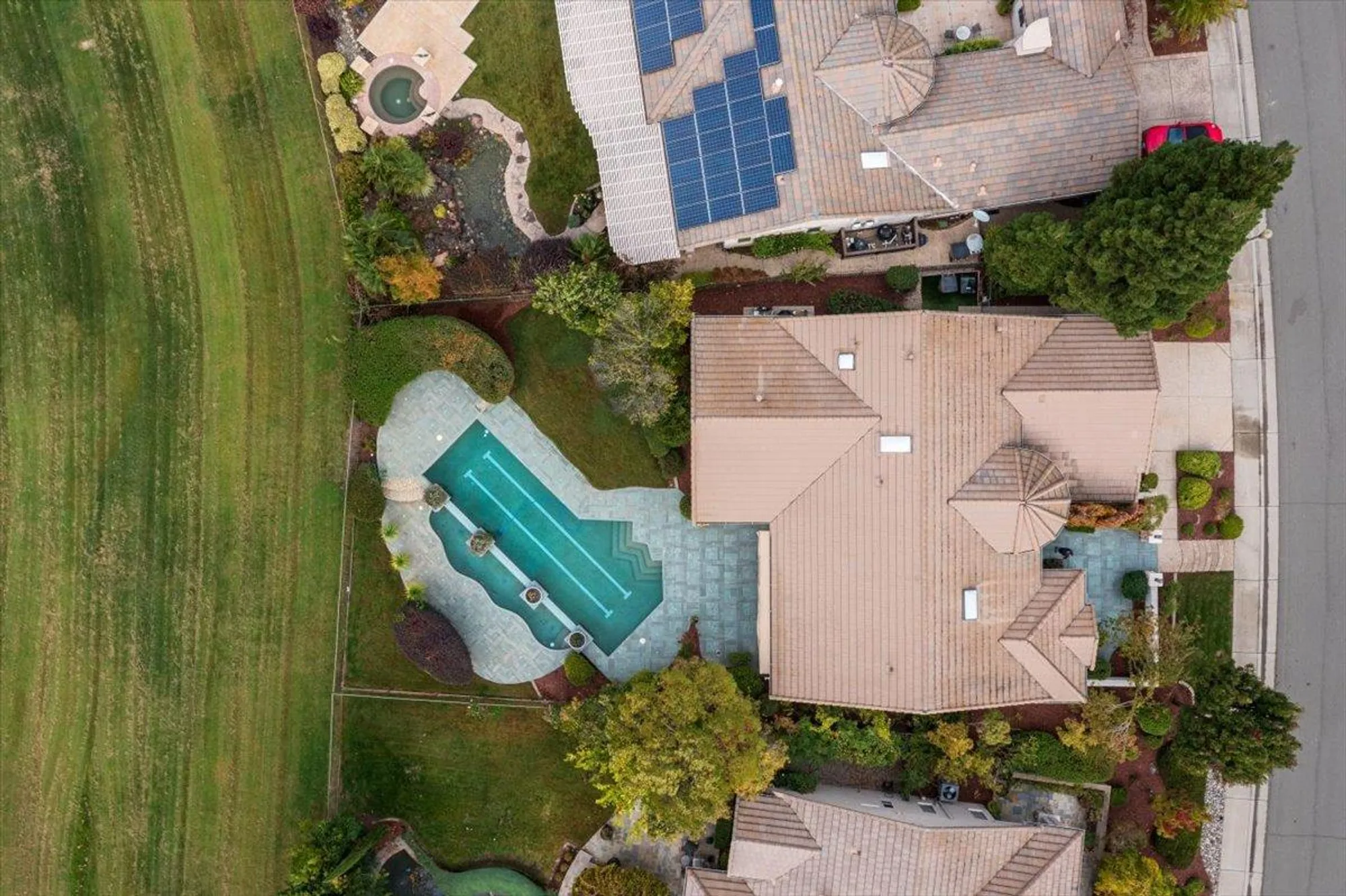 Property Slideshow image 17 of 43 | 1006 fairway valley ln, Lincoln, CA, 95648