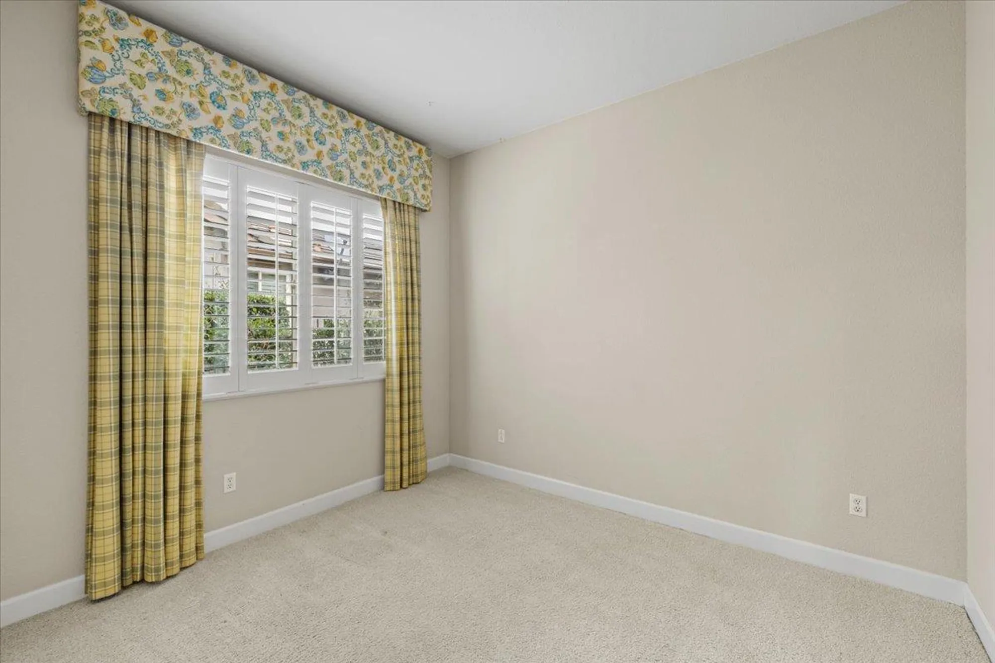 Property Slideshow image 39 of 43 | 1006 fairway valley ln, Lincoln, CA, 95648