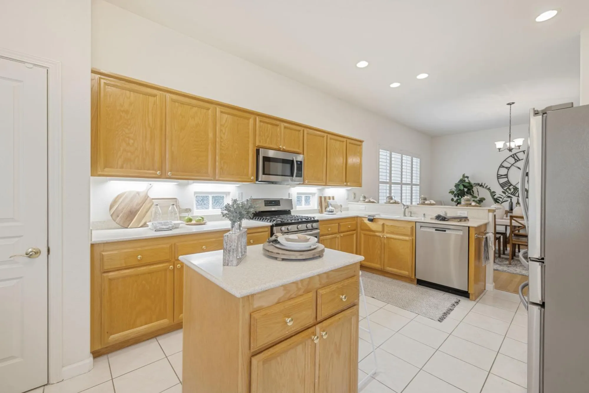 Property Slideshow image 14 of 36 | 2511 sasparilla ct, Rocklin, CA, 95765