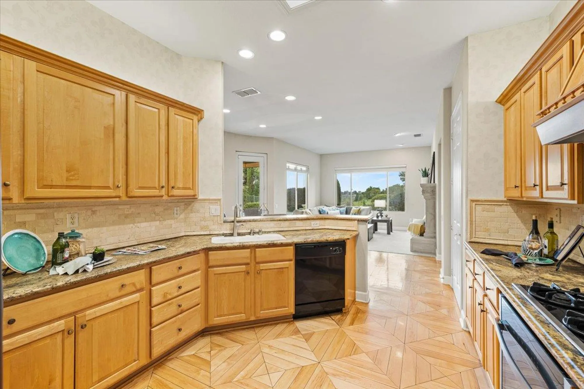 Property Slideshow image 30 of 43 | 1006 fairway valley ln, Lincoln, CA, 95648