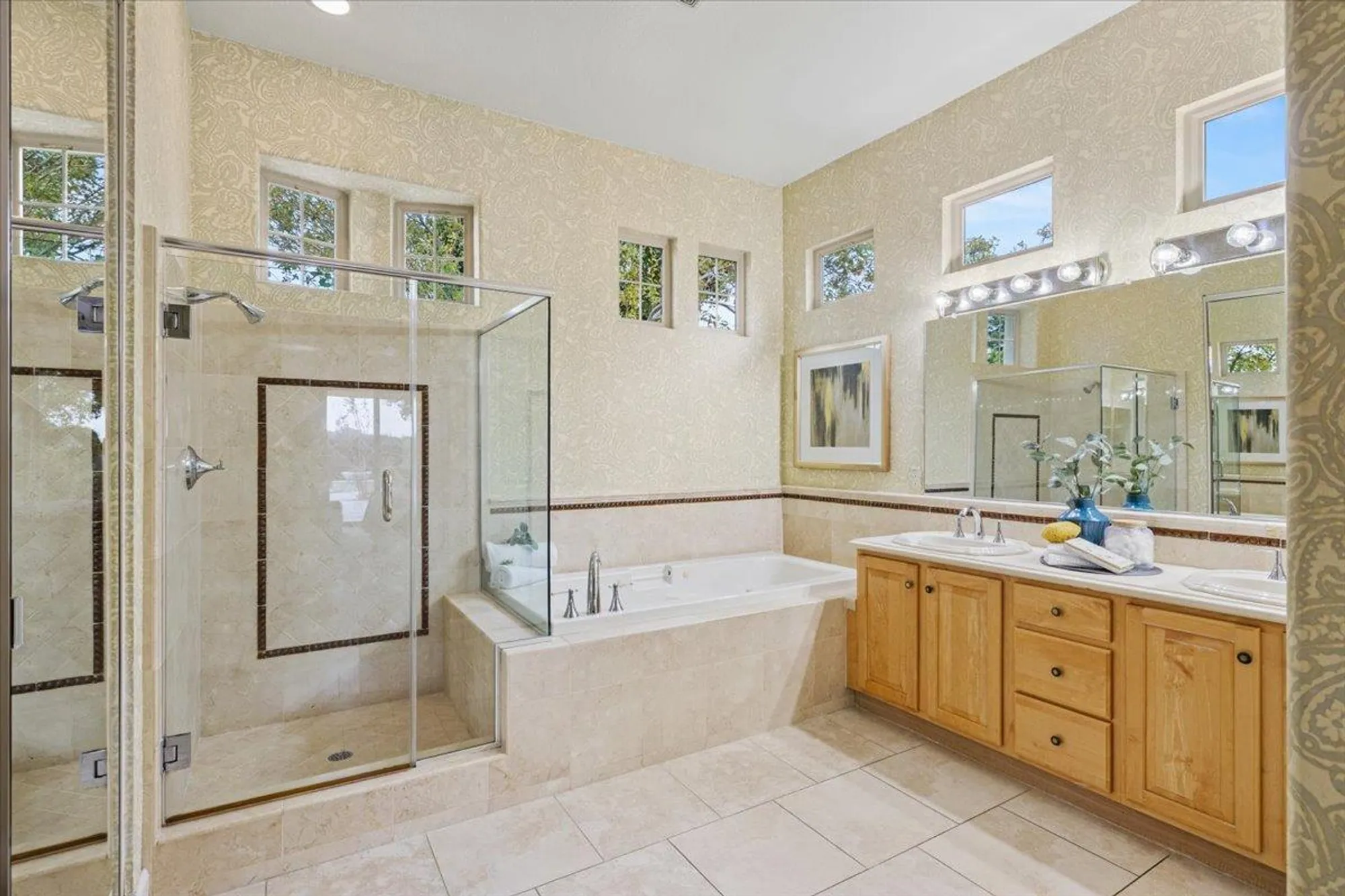 Property Slideshow image 35 of 43 | 1006 fairway valley ln, Lincoln, CA, 95648