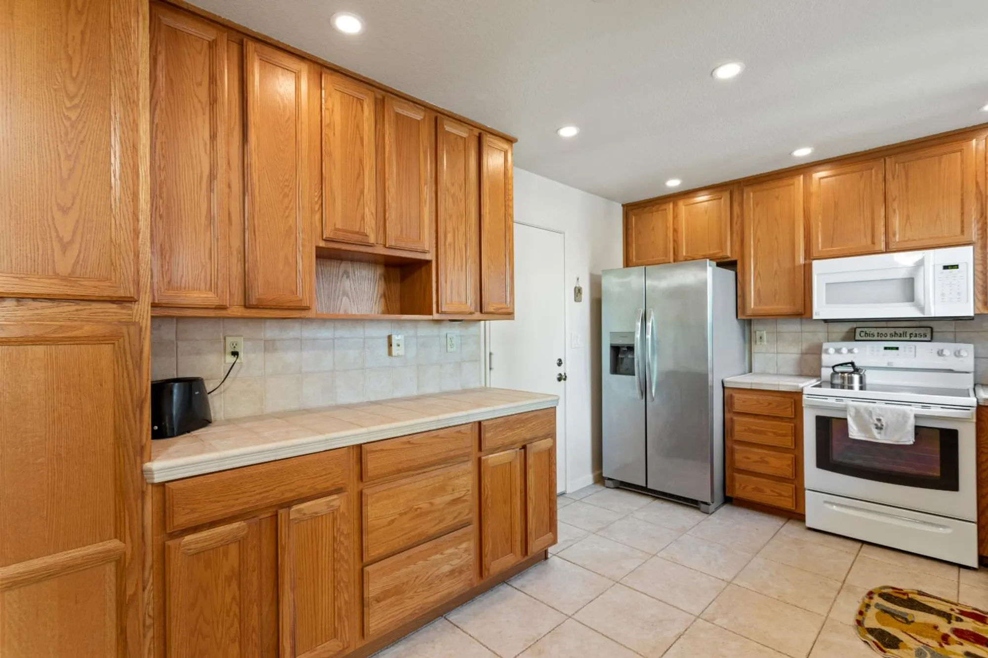 Property Slideshow image 5 of 31 | 7309 sunleaf ln, Sacramento, CA, 95828