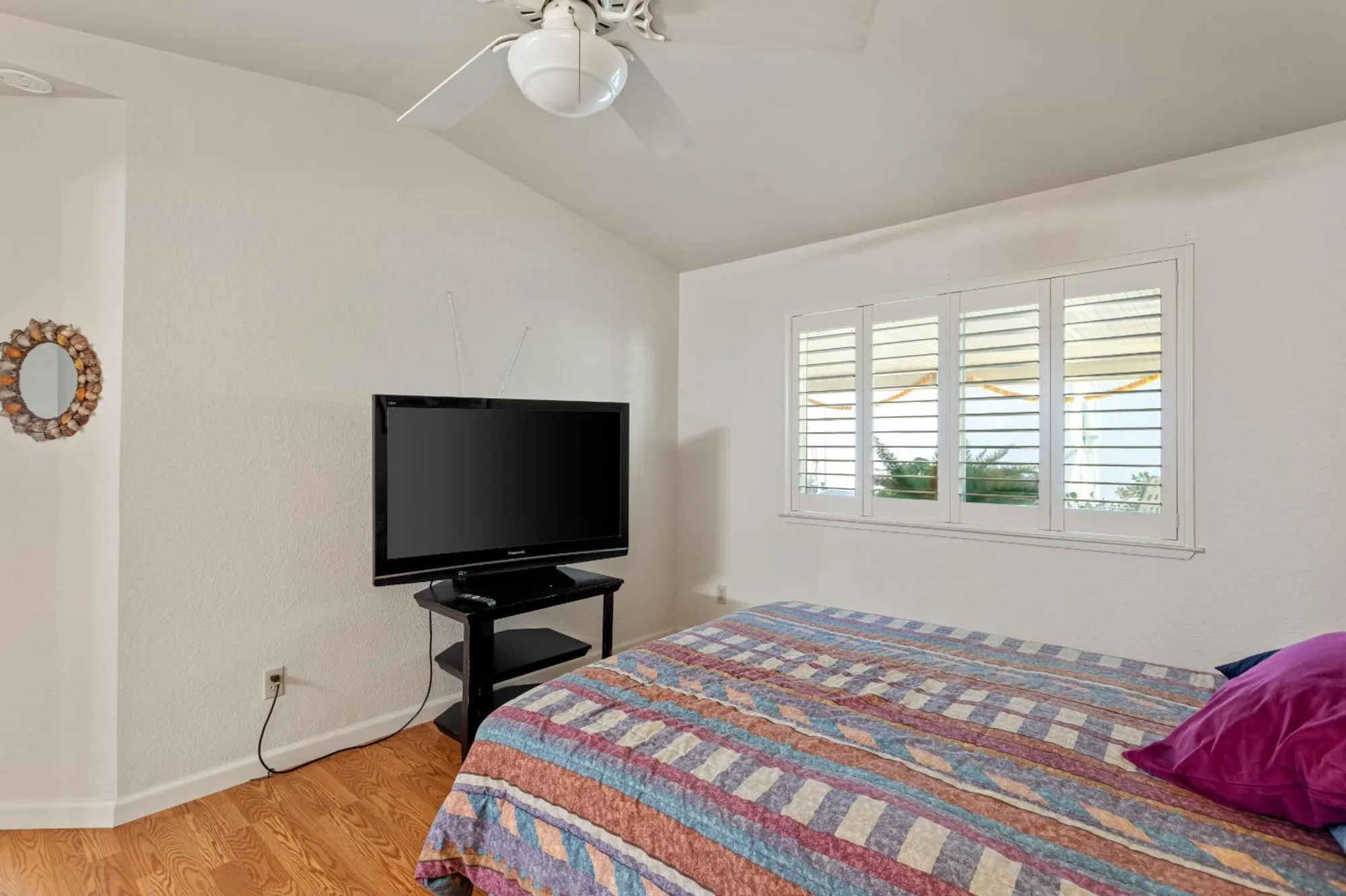 Property Slideshow image 15 of 31 | 7309 sunleaf ln, Sacramento, CA, 95828